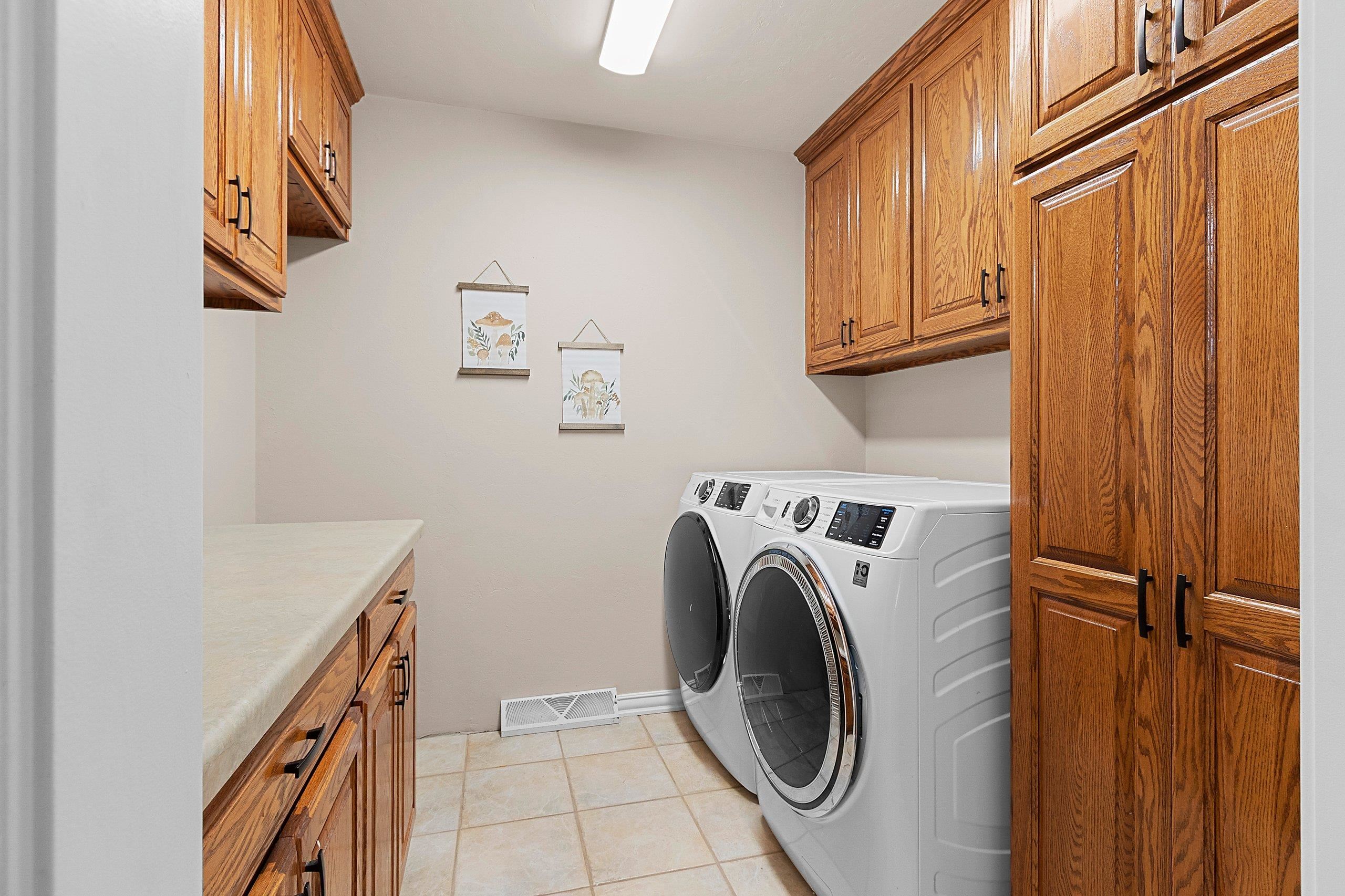 GREEN BAY, Wisconsin, 54311, United States, 4 Bedrooms Bedrooms, ,4 BathroomsBathrooms,Residential,For Sale,1991050