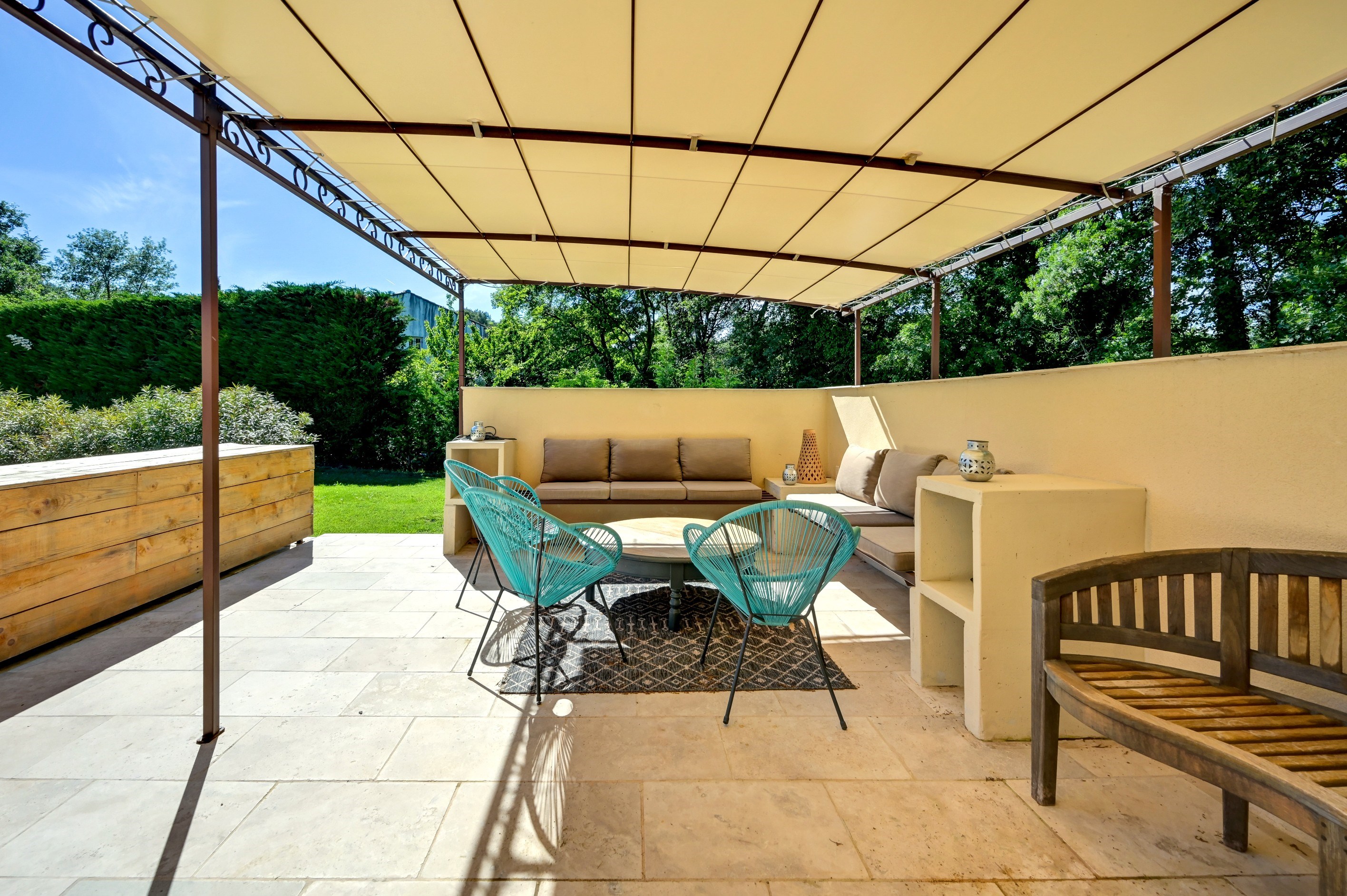  200 sqm Family Home on 6,256 sqm of Land – Close to Aix-en-Provence - 物件實景
