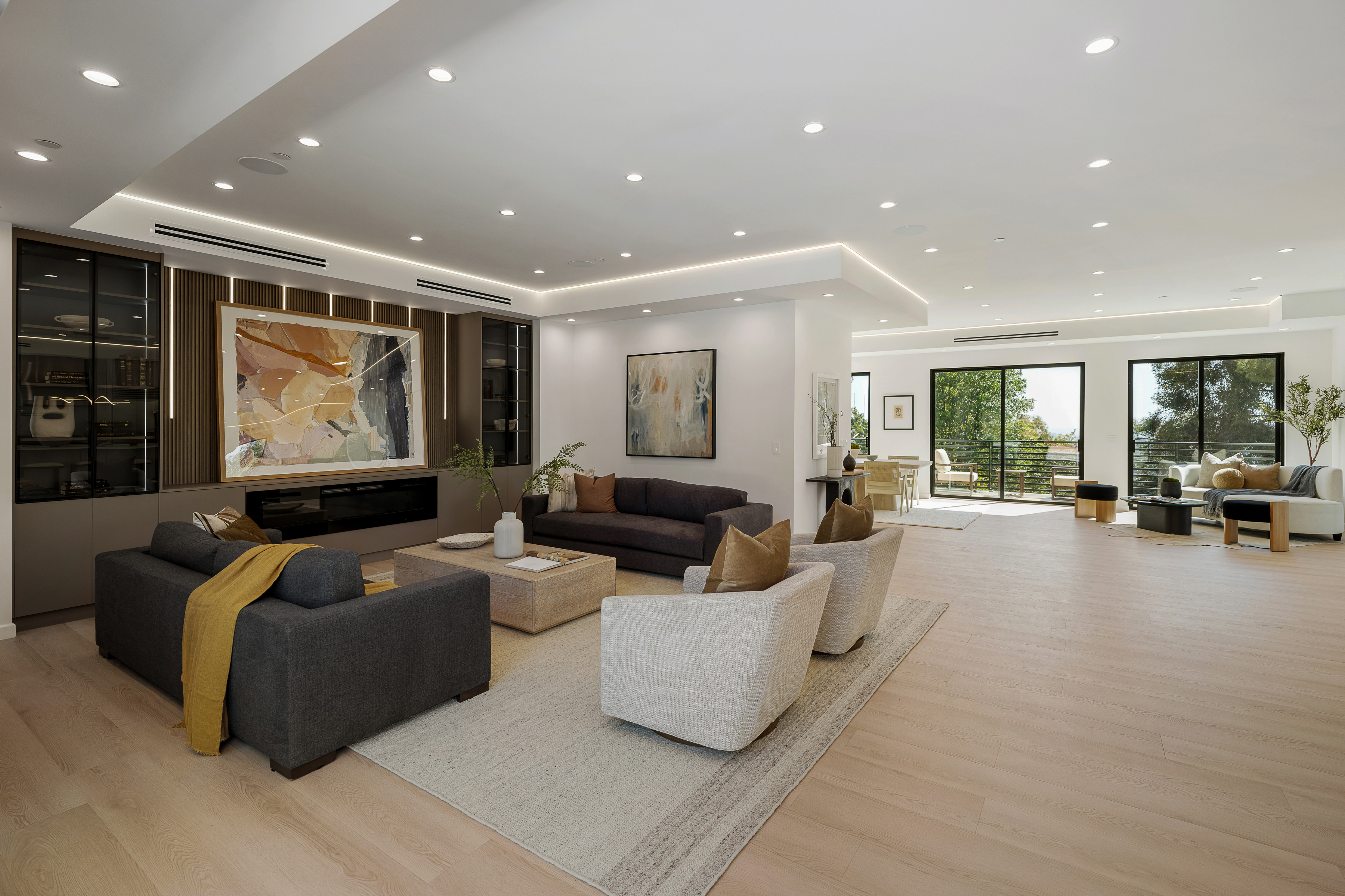  2119 Ewing St - 物件實景