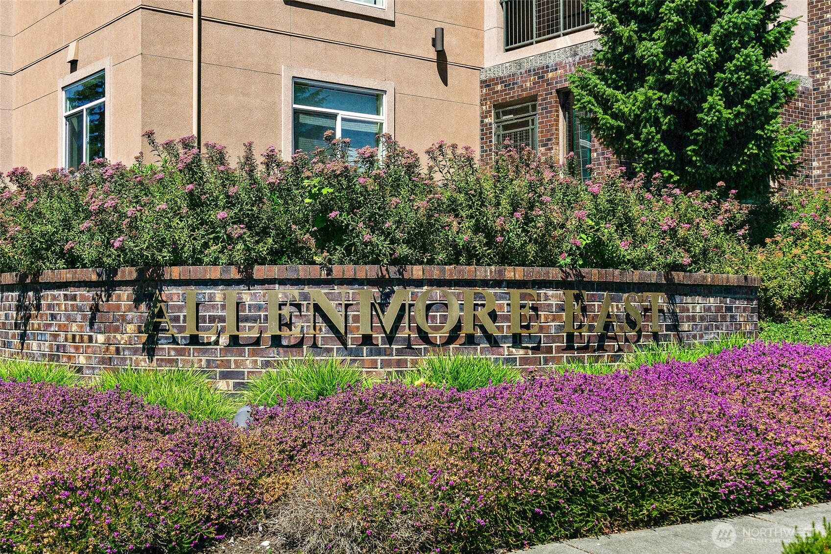 Tacoma, Washington, 98405, United States, 2 Bedrooms Bedrooms, ,2 BathroomsBathrooms,Residential,For Sale,2003445