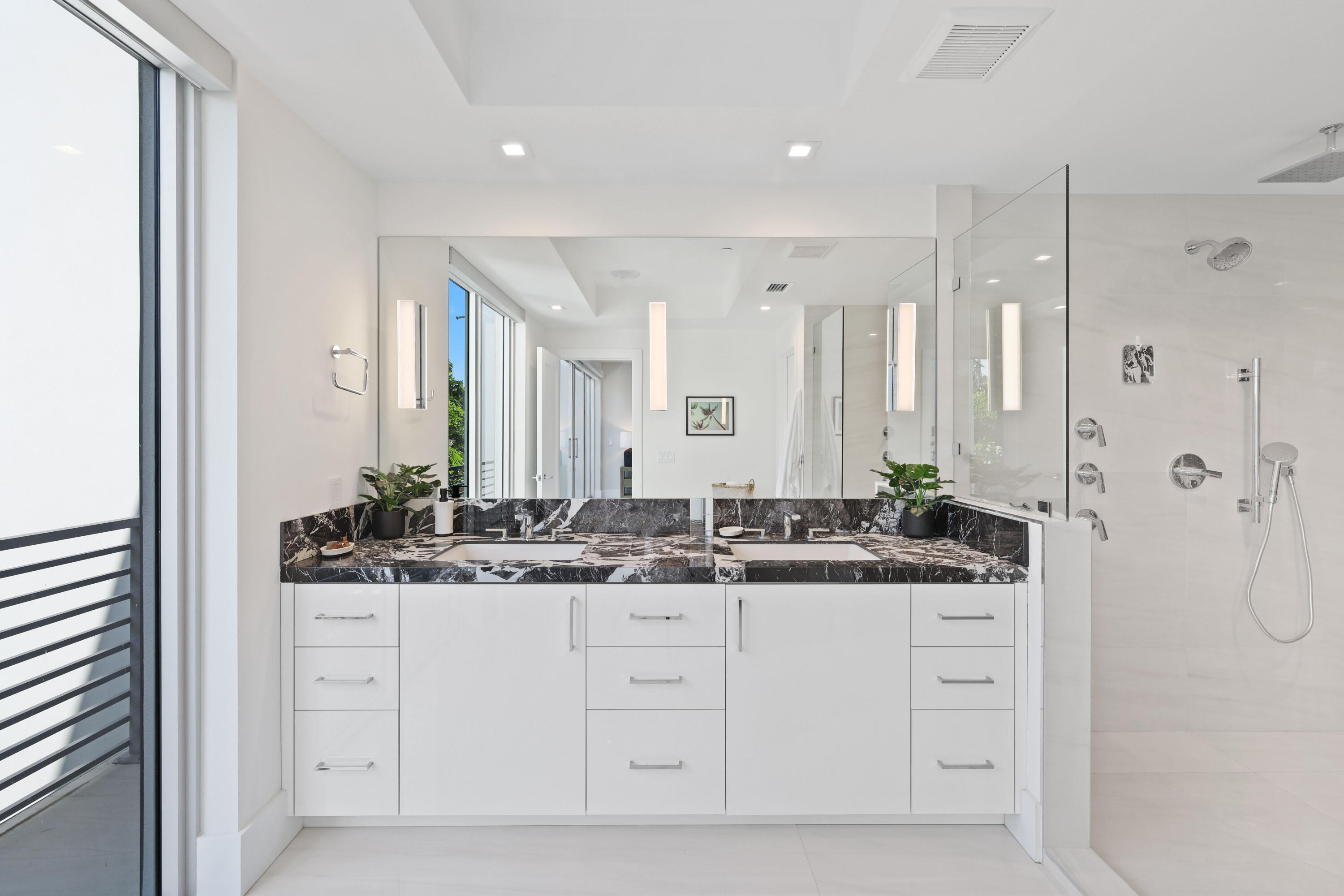 Delray Beach, Florida, 33483, United States, 3 Bedrooms Bedrooms, ,4 BathroomsBathrooms,Residential,For Sale,1940237