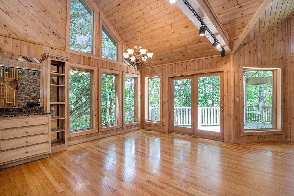 Ellijay, Georgia, 30536, United States, 4 Bedrooms Bedrooms, ,4 BathroomsBathrooms,Residential,For Sale,1888522