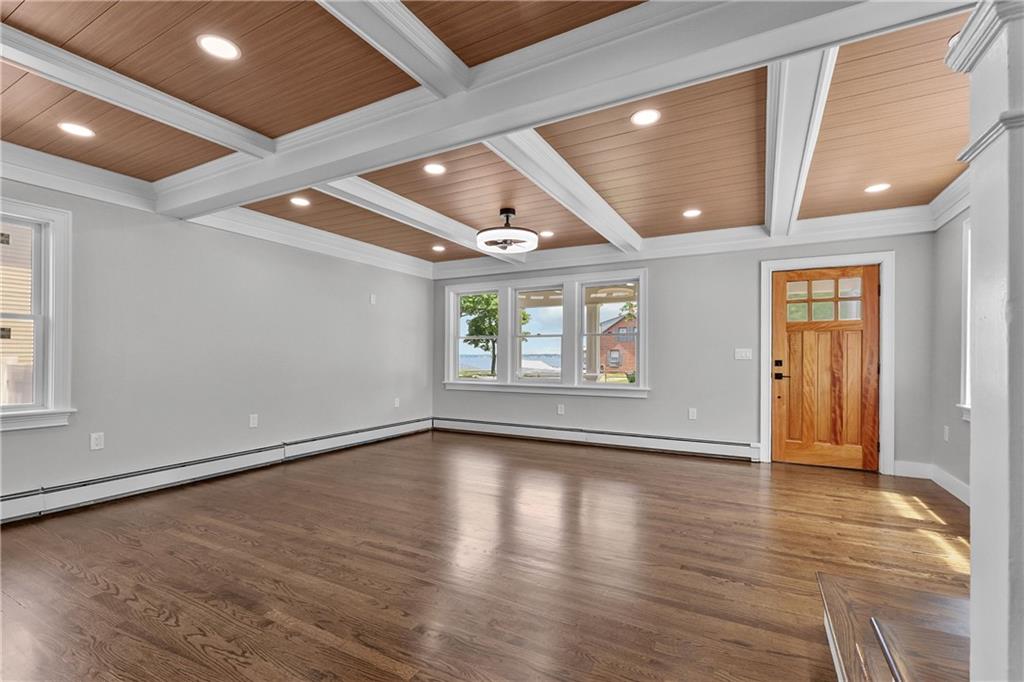 Warwick, Rhode Island, 02889, United States, 3 Bedrooms Bedrooms, ,2 BathroomsBathrooms,Residential,For Sale,1937520