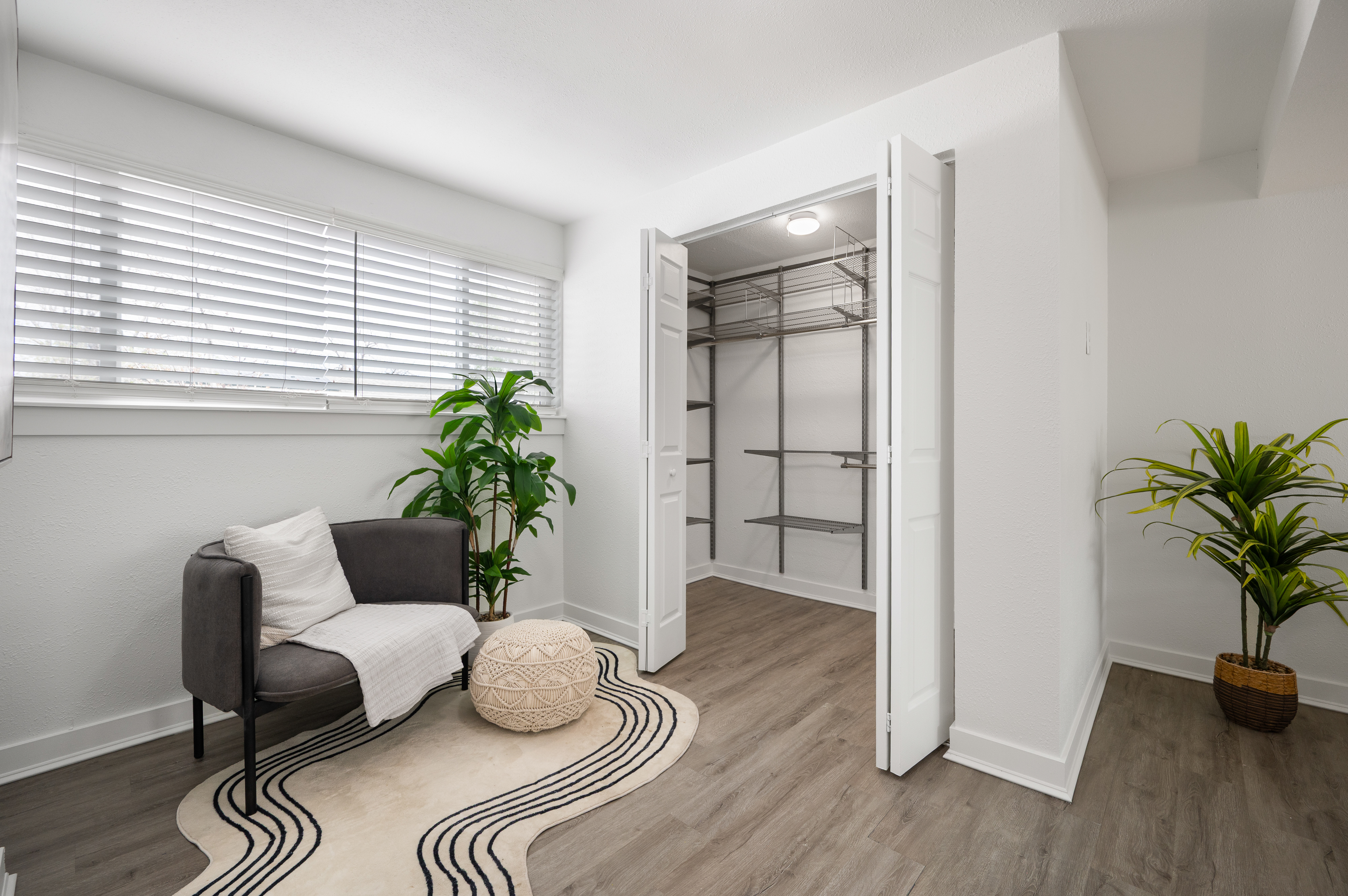  Beautifully Updated Tri-Level Home in Montbello - 物件實景