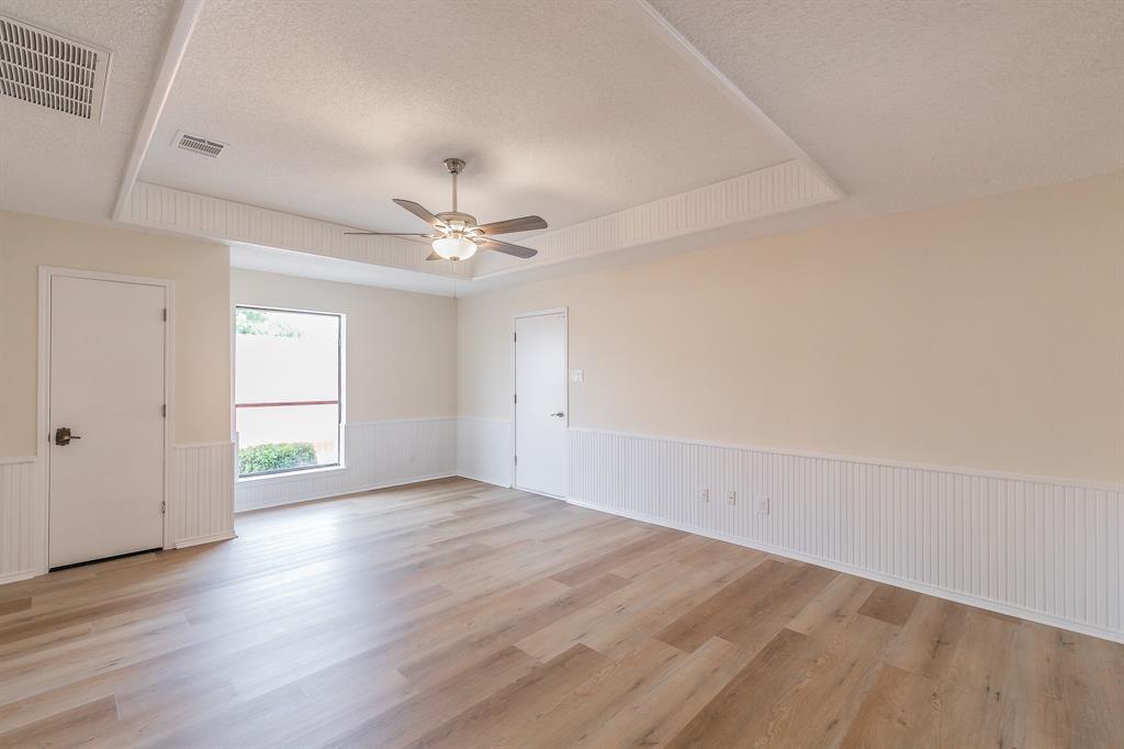 Bedford, Texas, 76021, United States, 3 Bedrooms Bedrooms, ,2 BathroomsBathrooms,Residential,For Sale,1942706