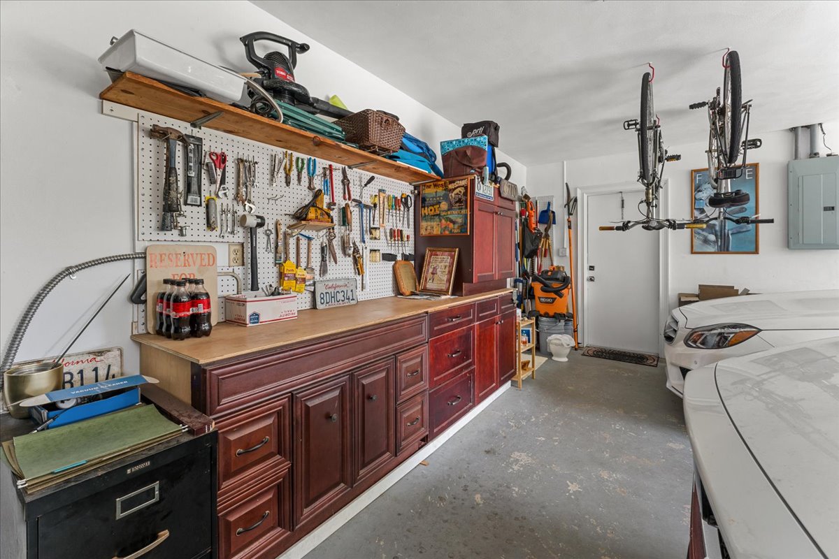 Seminole, Florida, 33772, United States, 3 Bedrooms Bedrooms, ,2 BathroomsBathrooms,Residential,For Sale,2048345