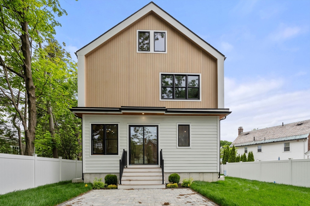 Newton, Massachusetts, 02458, United States, 4 Bedrooms Bedrooms, ,4 BathroomsBathrooms,Residential,For Sale,1865713