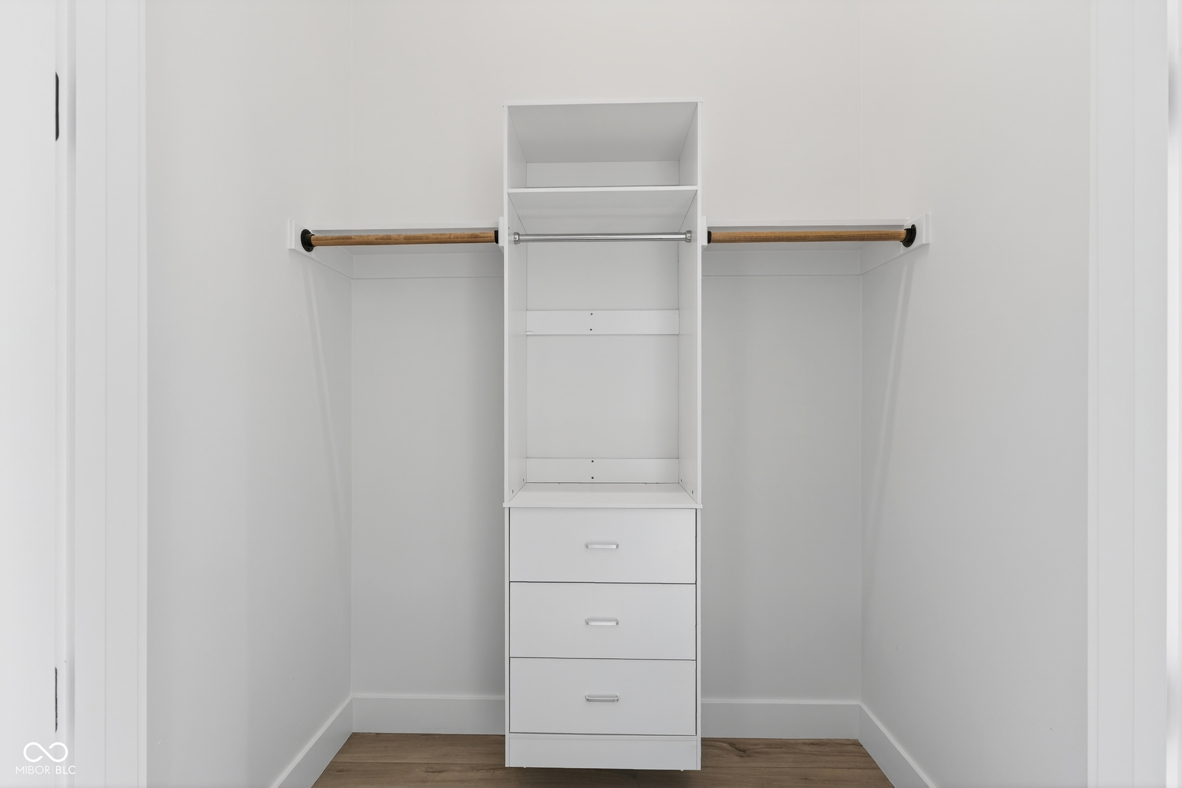 Carmel, Indiana, 46032, United States, 2 Bedrooms Bedrooms, ,3 BathroomsBathrooms,Residential,For Sale,1982806