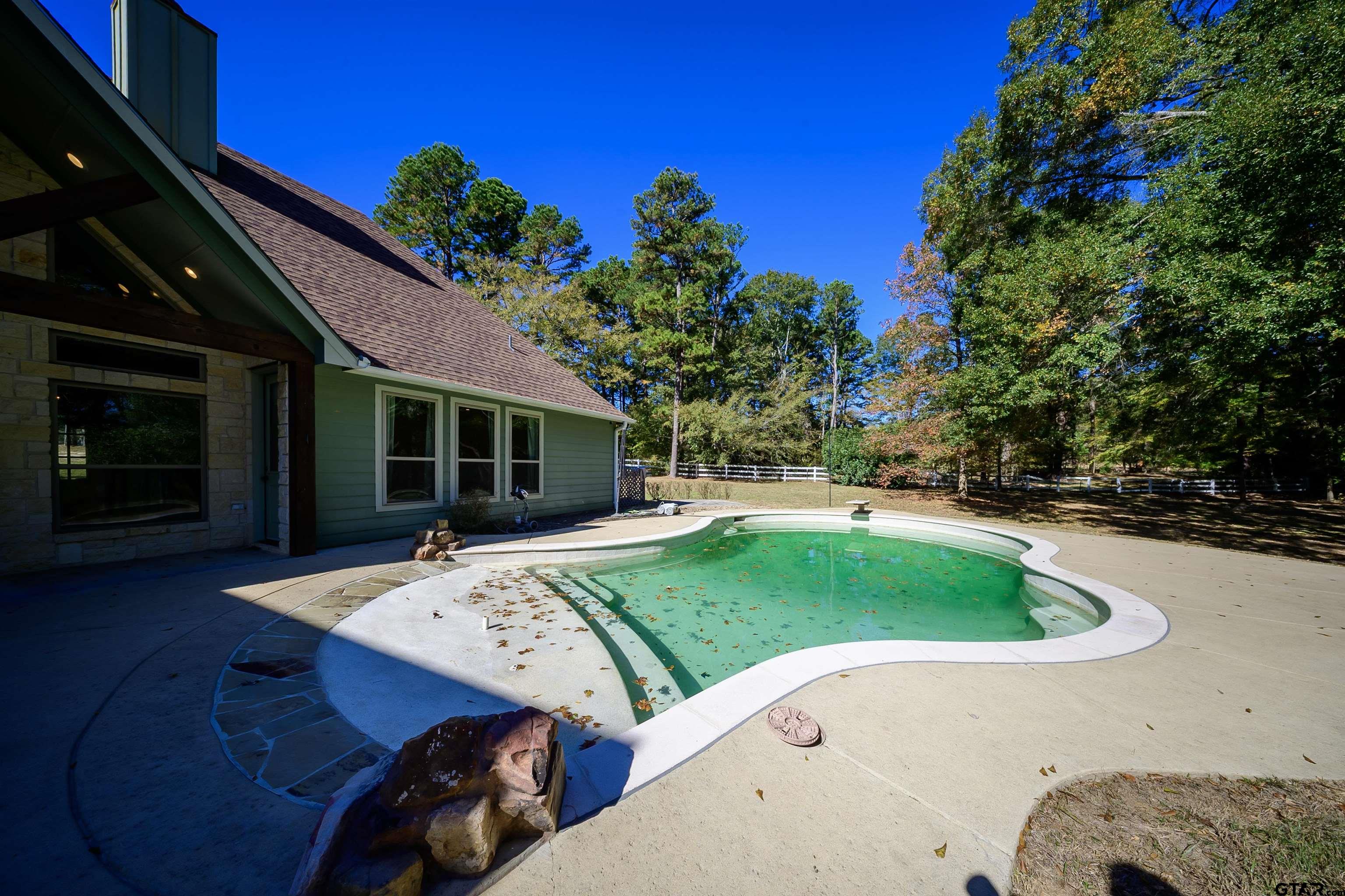 Lindale, Texas, 75771, United States, 4 Bedrooms Bedrooms, ,4 BathroomsBathrooms,Residential,For Sale,1992083