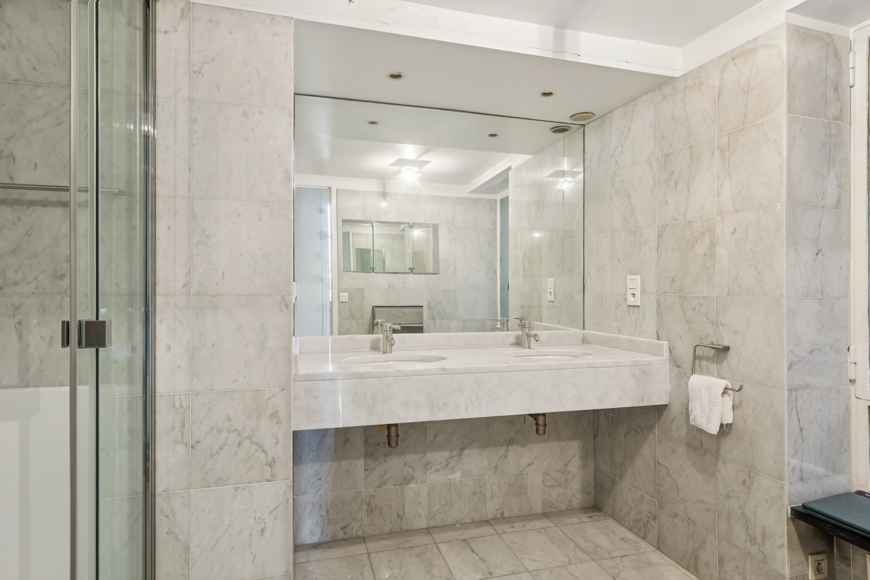  Rare. Palais BOURBON / 2 bedrooms - 物件實景