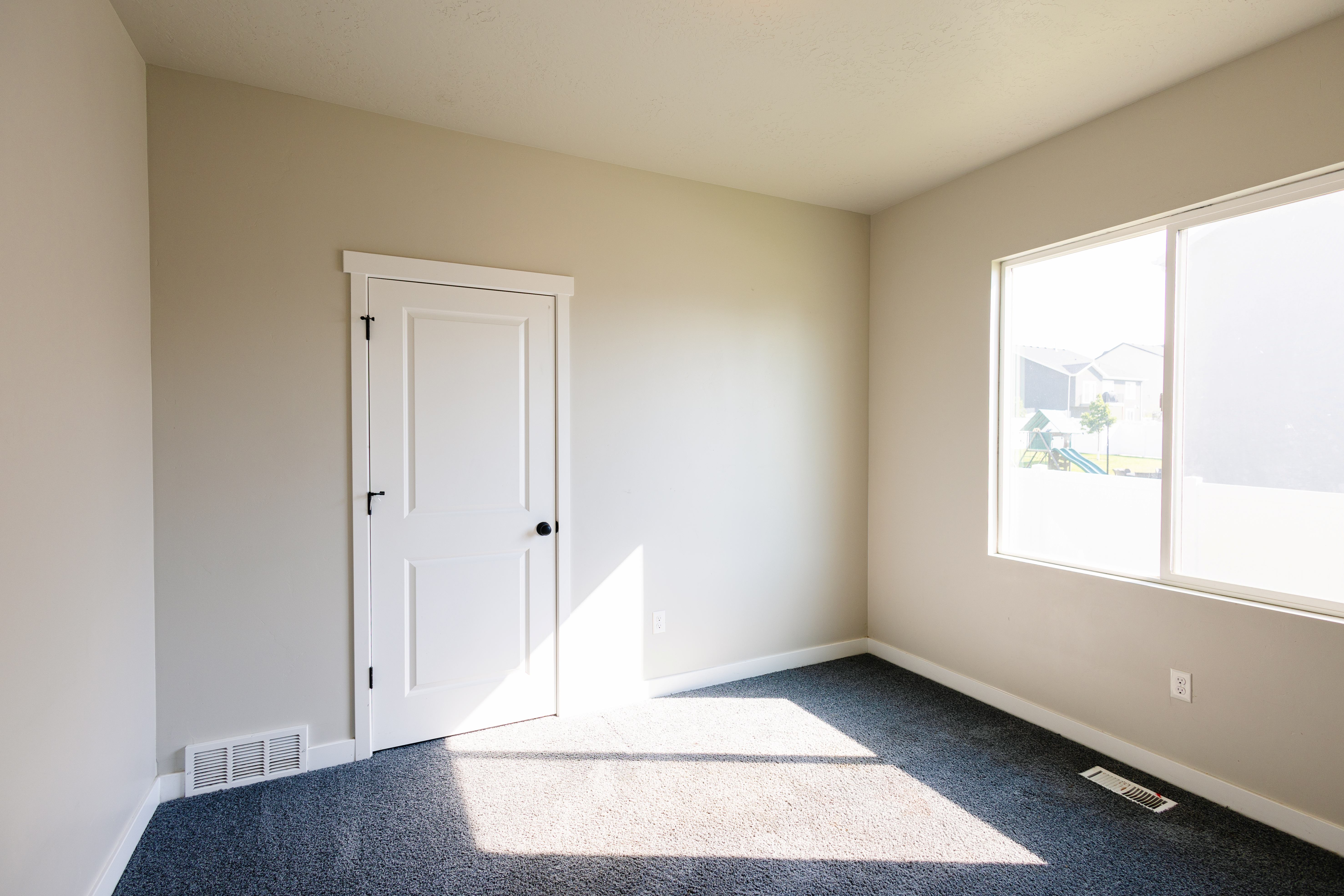 Santaquin, Utah, 84655, United States, 5 Bedrooms Bedrooms, ,5 BathroomsBathrooms,Residential,For Sale,1977423