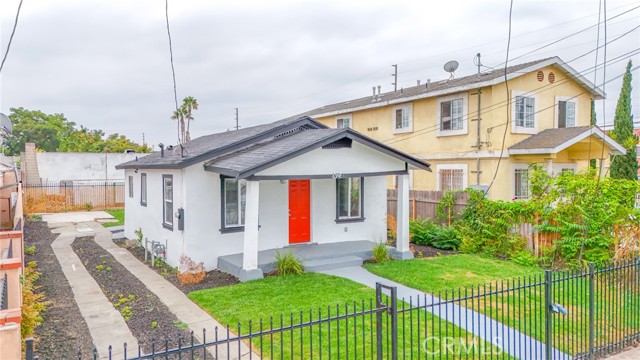Los Angeles, California, 90002, United States, 3 Bedrooms Bedrooms, ,1 BathroomBathrooms,Residential,For Sale,1937405