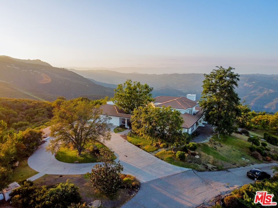 Topanga, California, 90290, United States, 4 Bedrooms Bedrooms, ,4 BathroomsBathrooms,Residential,For Sale,1902057