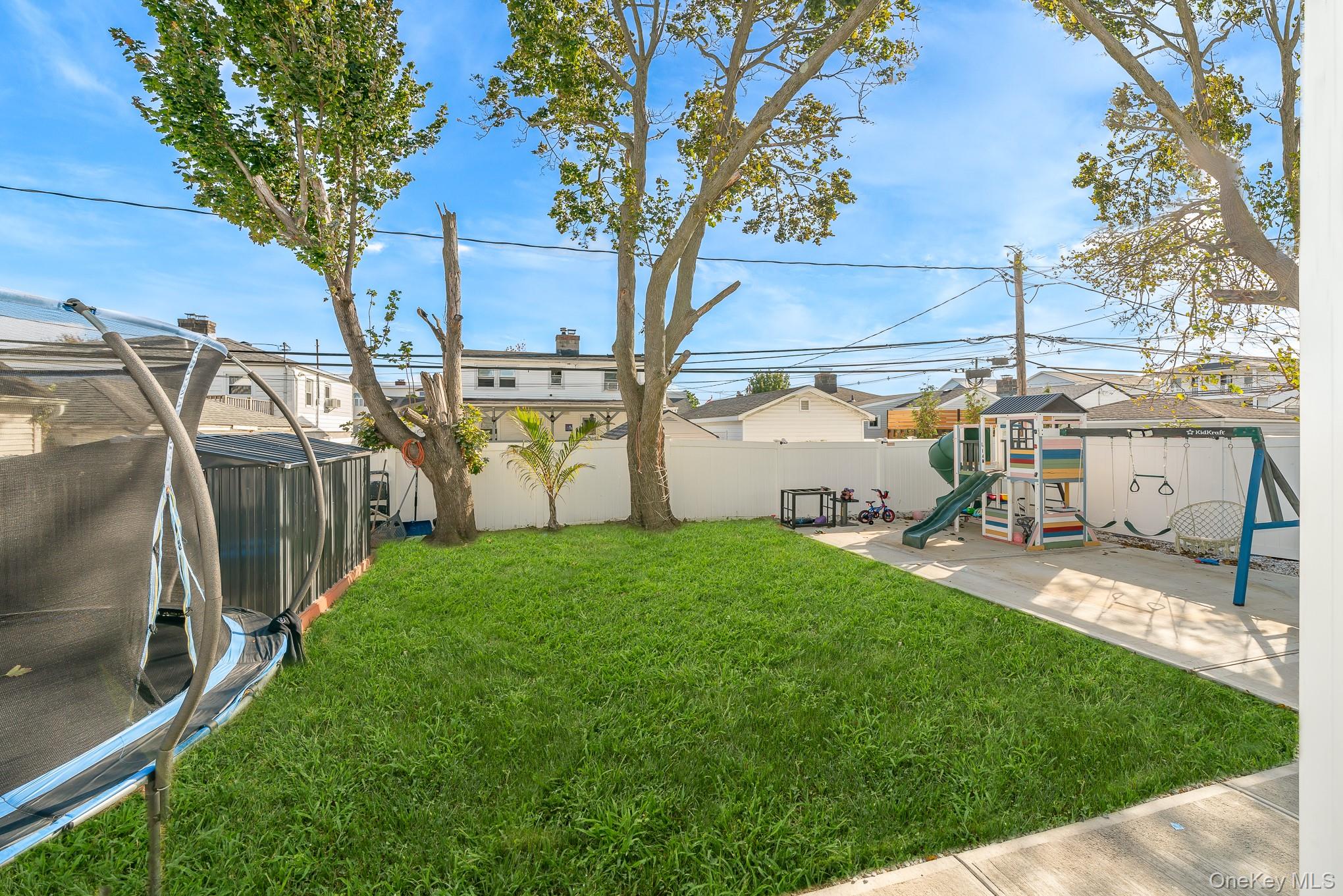 Freeport, New York, 11520, United States, 5 Bedrooms Bedrooms, ,3 BathroomsBathrooms,Residential,For Sale,1977897