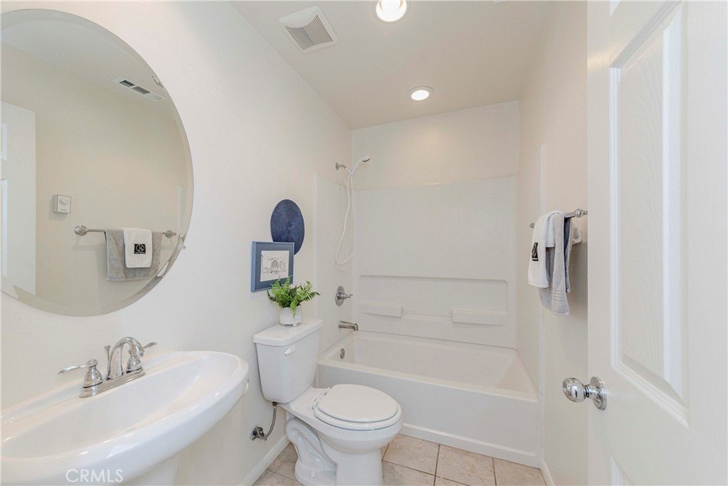 Santa Fe Springs, California, 90670, United States, 4 Bedrooms Bedrooms, ,3 BathroomsBathrooms,Residential,For Sale,1849059