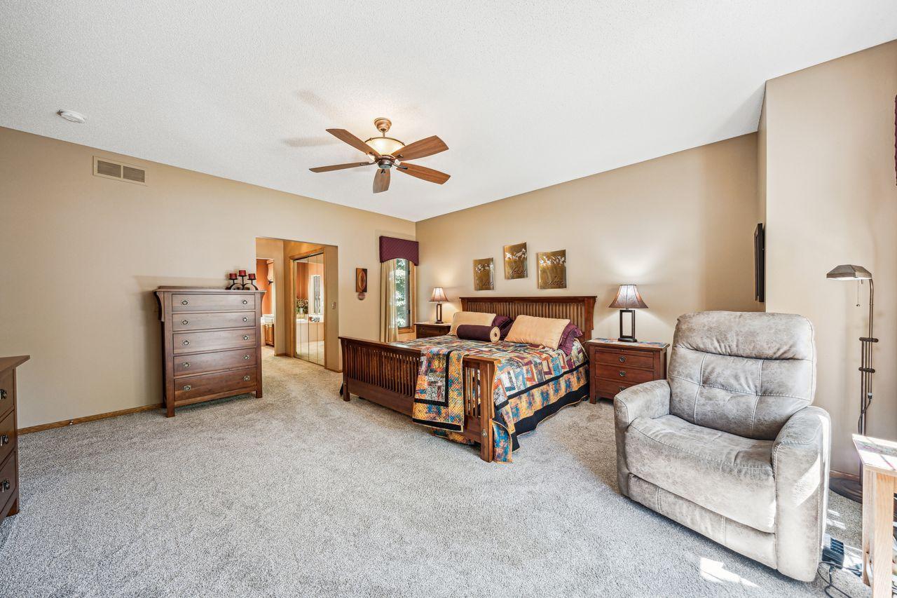 Lakeville, Minnesota, 55044, United States, 4 Bedrooms Bedrooms, ,3 BathroomsBathrooms,Residential,For Sale,1846490