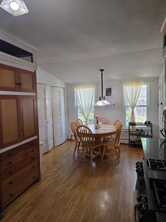 Amherst, Massachusetts, 01002, United States, 5 Bedrooms Bedrooms, ,2 BathroomsBathrooms,Residential,For Sale,1979386