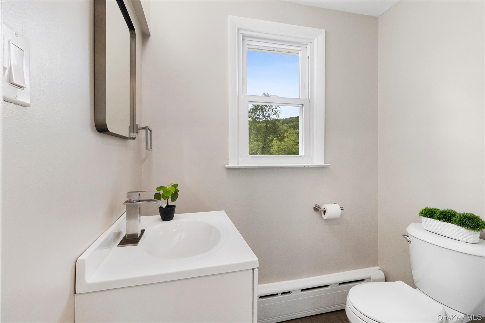 Mount Kisco, New York, 10549, United States, 3 Bedrooms Bedrooms, ,2 BathroomsBathrooms,Residential,For Sale,1948417