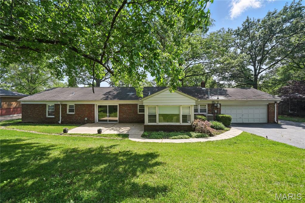 St Louis, Missouri, 63117, United States, 3 Bedrooms Bedrooms, ,2 BathroomsBathrooms,Residential,For Sale,1840220