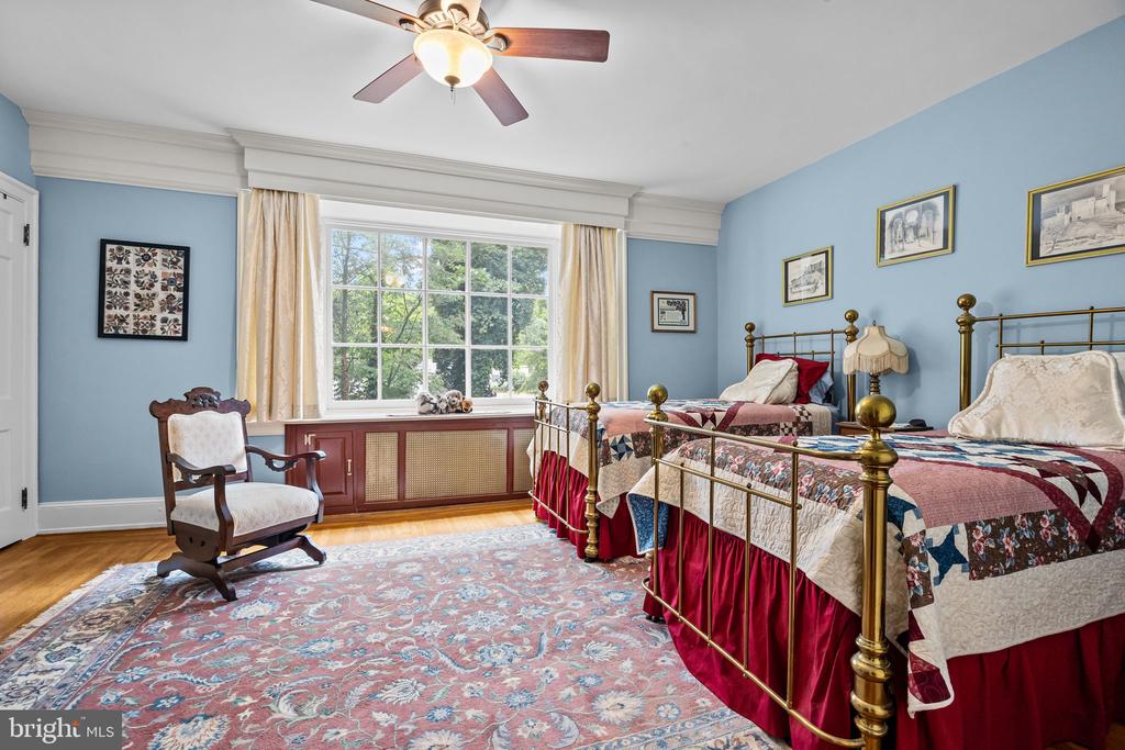 Lansdowne, Pennsylvania, 19050, United States, 5 Bedrooms Bedrooms, ,3 BathroomsBathrooms,Residential,For Sale,1926052