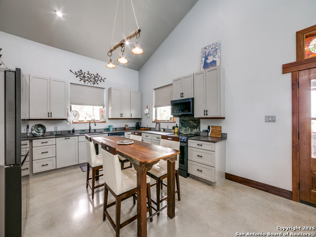Bandera, Texas, 78003, United States, 3 Bedrooms Bedrooms, ,2 BathroomsBathrooms,Residential,For Sale,1770592