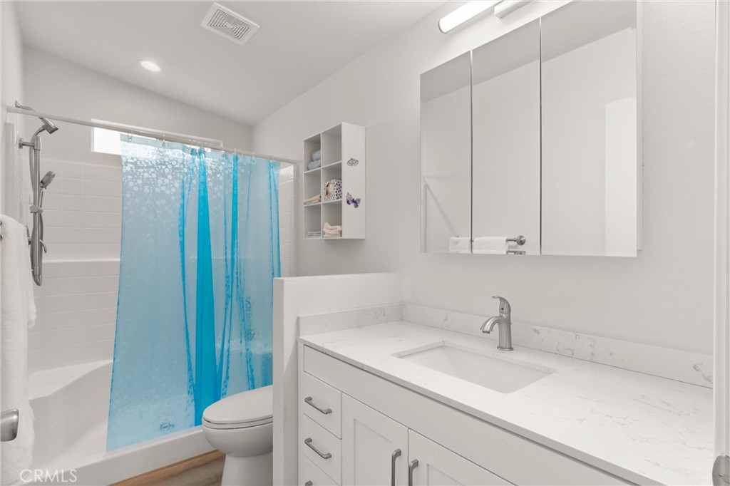 Newport Beach, California, 92663, United States, 1 Bedroom Bedrooms, ,1 BathroomBathrooms,Residential,For Sale,1776845