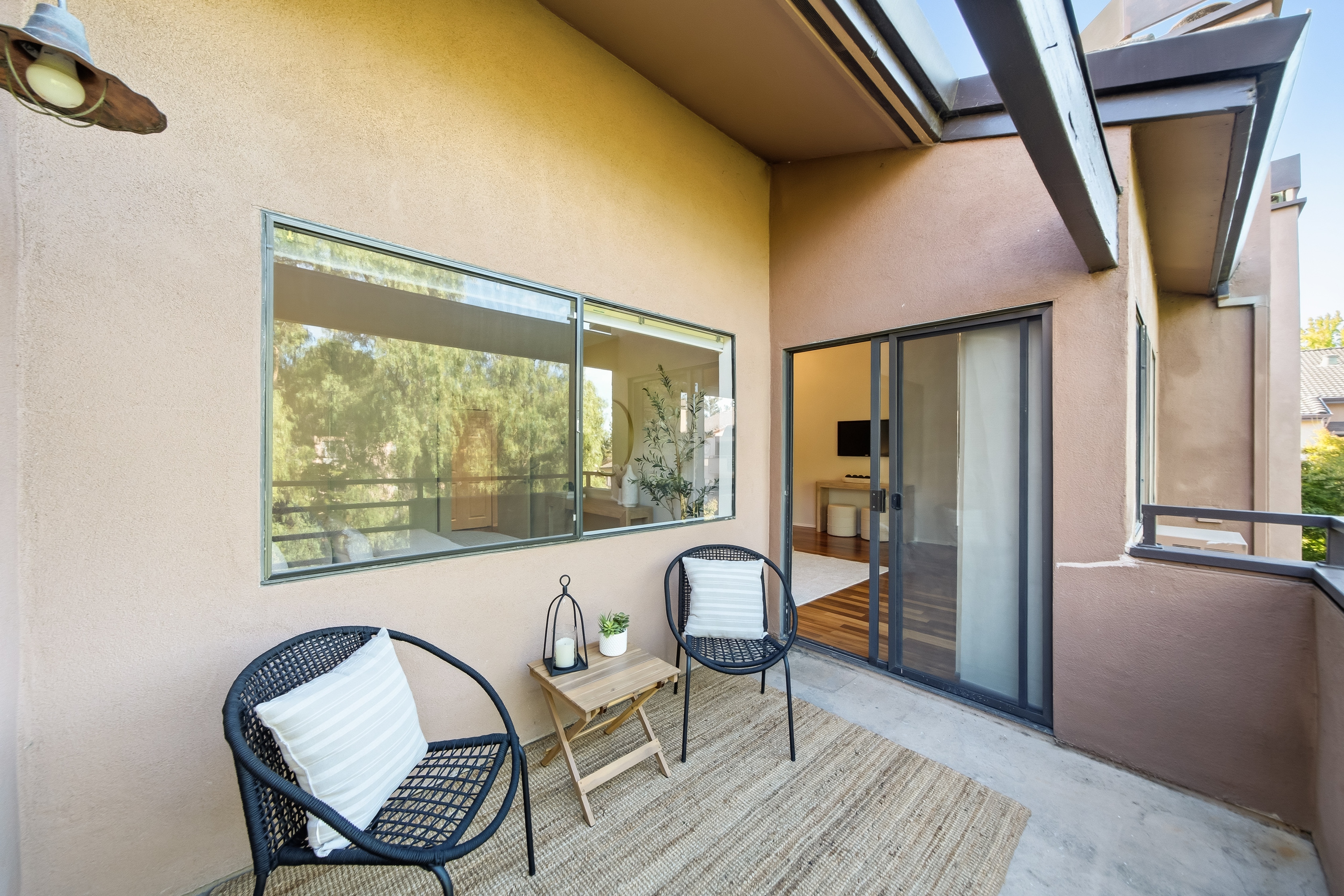  Beautifully Updated Top-Floor Living with Tranquil Courtyard Views - 物件實景