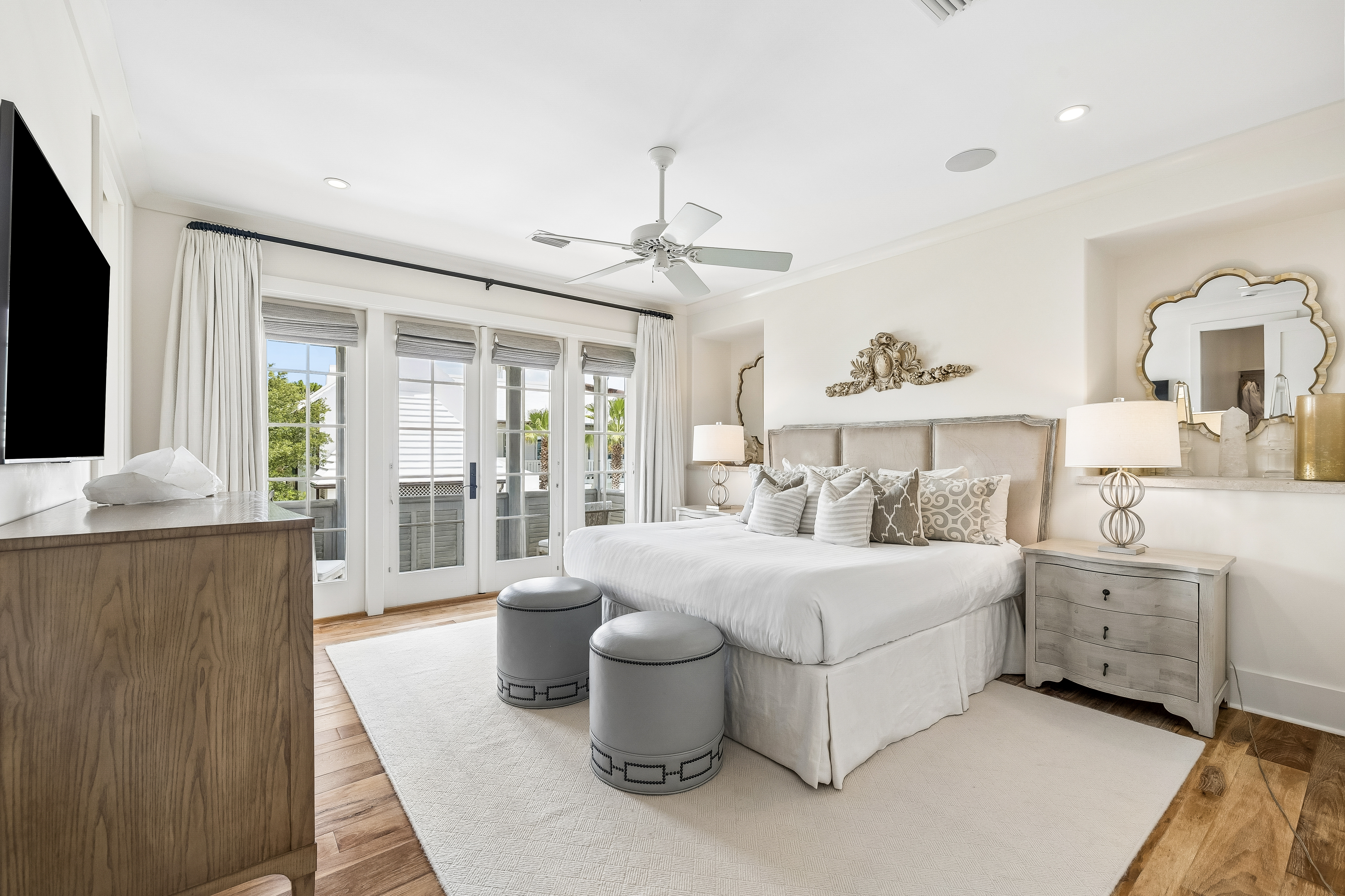  Courtyard Retreat with Dual Primary Suites in Coastal Community - 物件實景