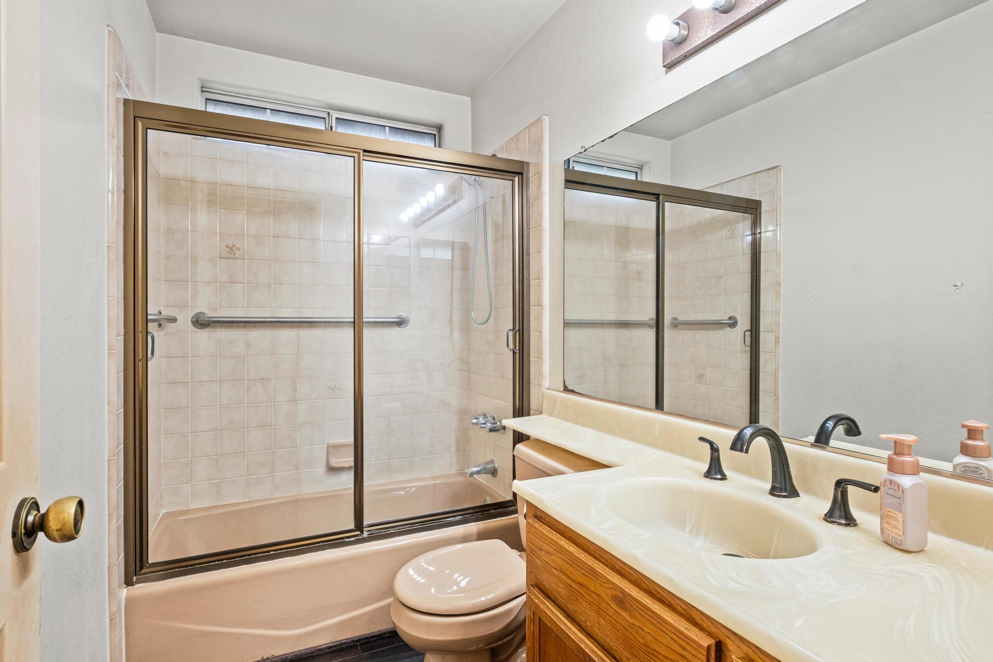 HAWTHORNE, California, 90250, United States, 4 Bedrooms Bedrooms, ,3 BathroomsBathrooms,Residential,For Sale,1798305