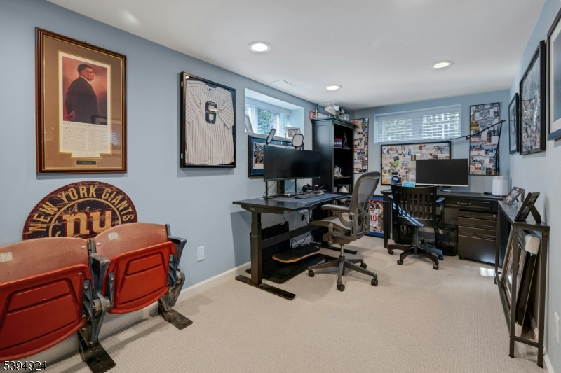 Verona Twp., New Jersey, 07044, United States, 4 Bedrooms Bedrooms, ,3 BathroomsBathrooms,Residential,For Sale,1992064