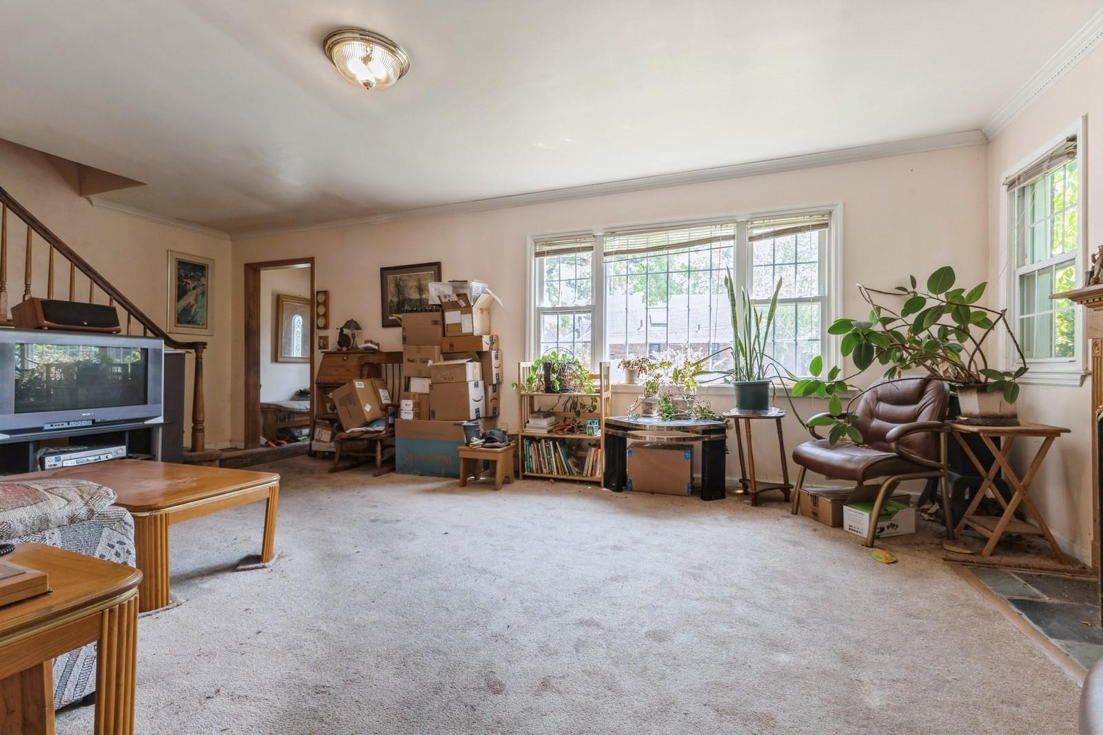 Beechhurst, New York, 11357, United States, 3 Bedrooms Bedrooms, ,2 BathroomsBathrooms,Residential,For Sale,1846806