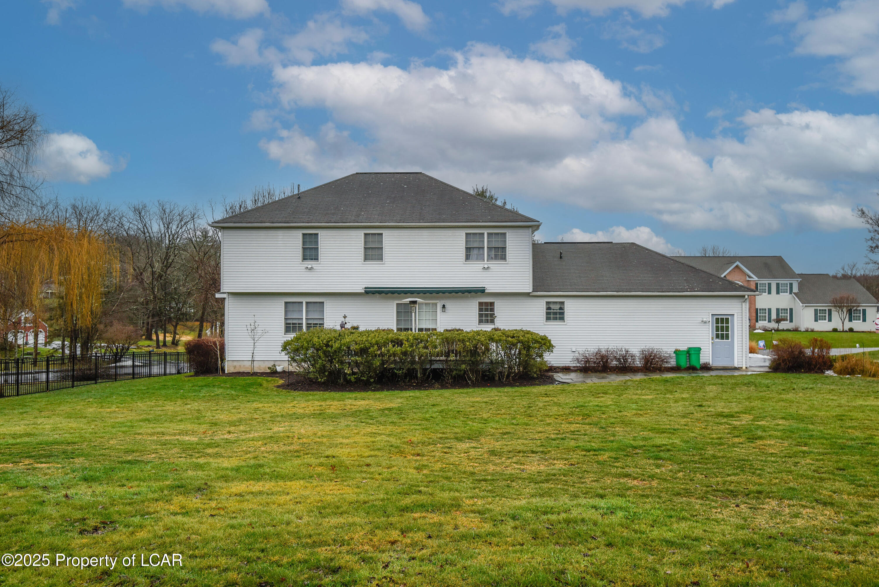 Dallas, Pennsylvania, 18612, United States, 4 Bedrooms Bedrooms, ,3 BathroomsBathrooms,Residential,For Sale,2005553