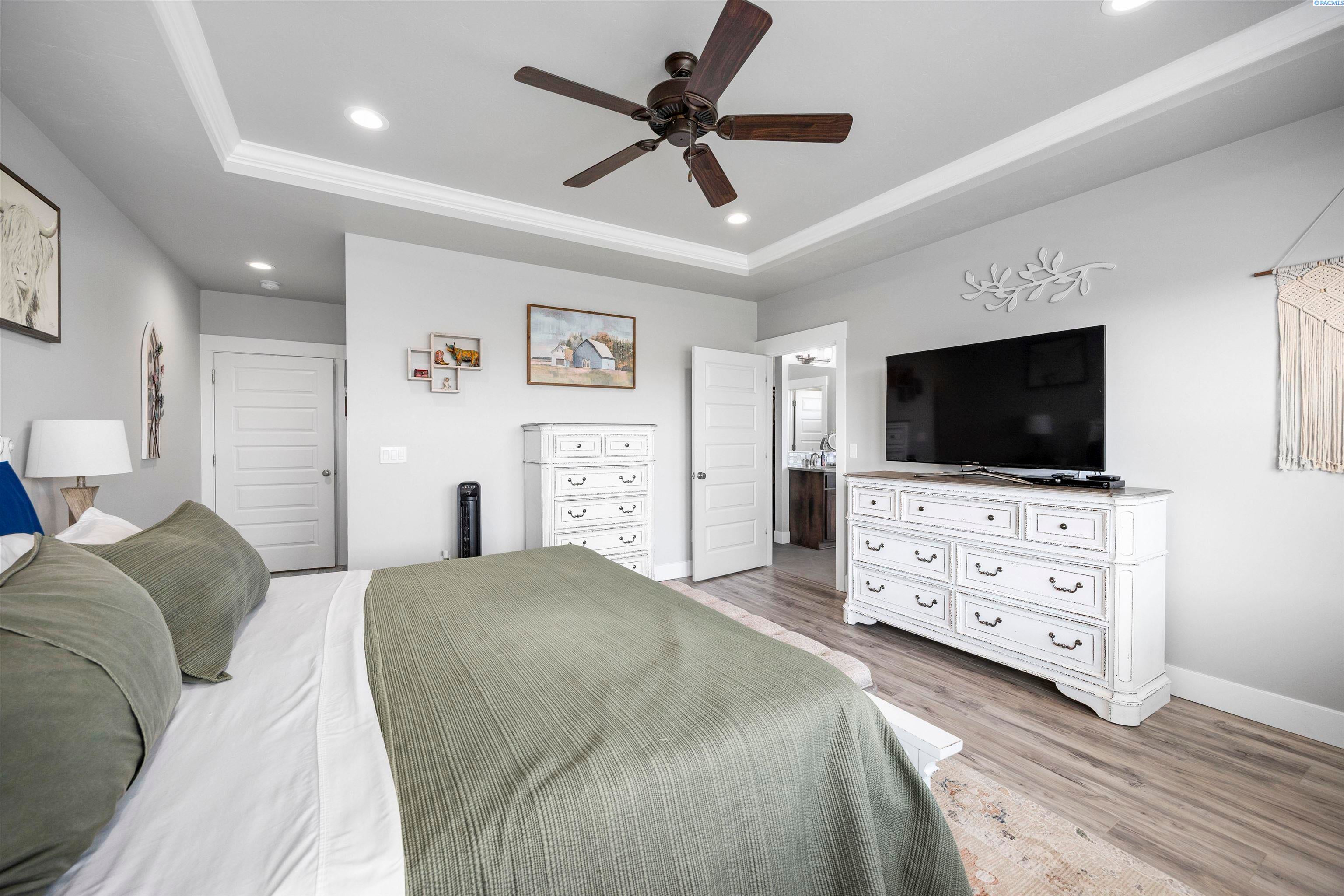 Kennewick, Washington, 99338, United States, 4 Bedrooms Bedrooms, ,3 BathroomsBathrooms,Residential,For Sale,1977201