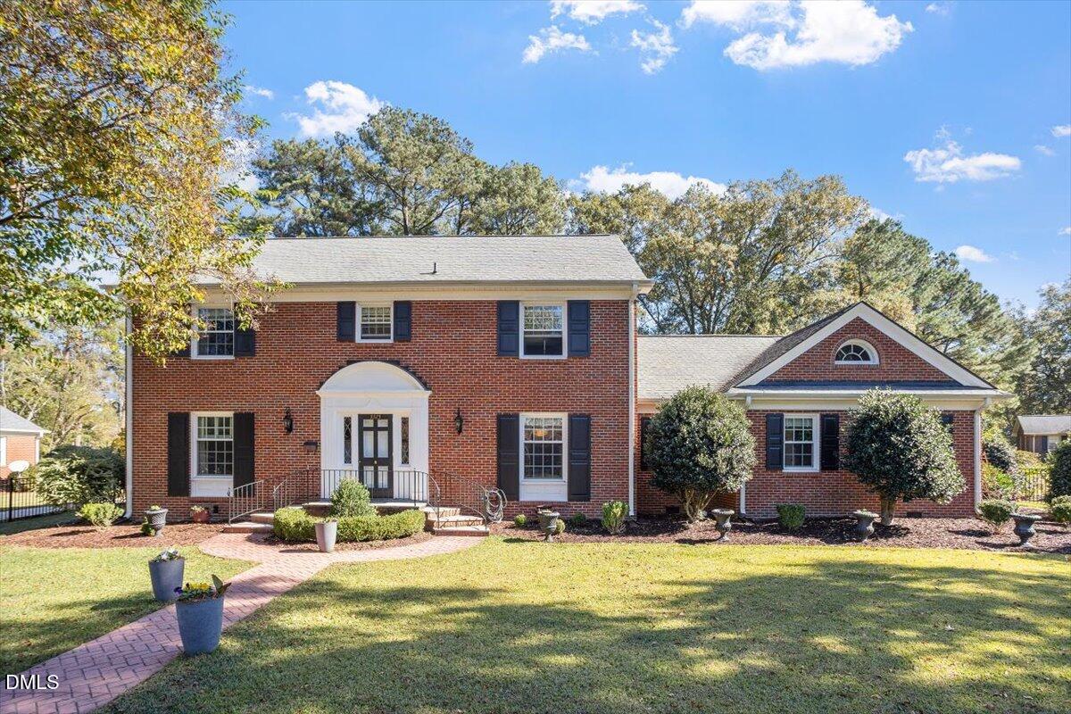 Farmville, North Carolina, 27828, United States, 4 Bedrooms Bedrooms, ,4 BathroomsBathrooms,Residential,For Sale,1988570