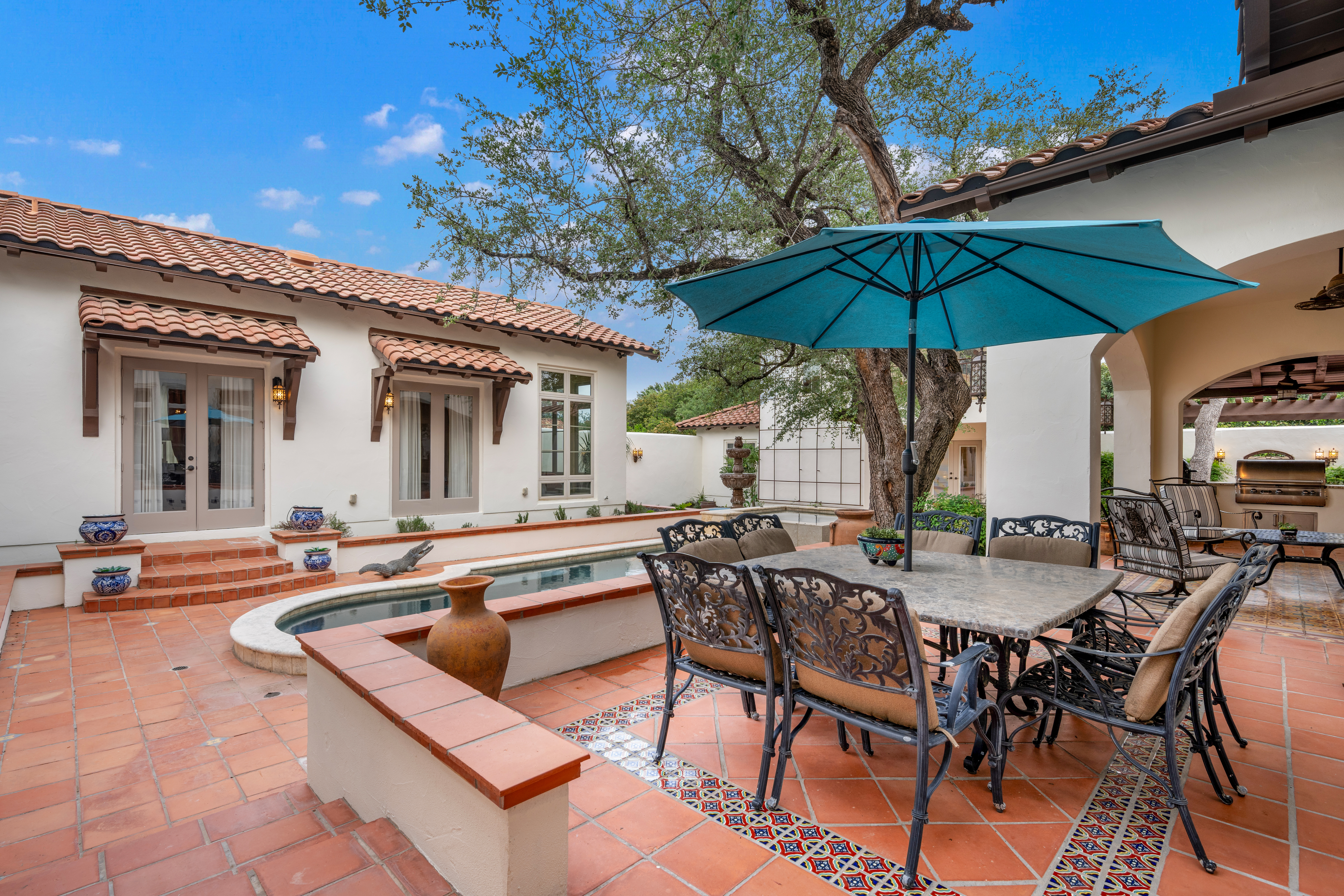  Custom Estate with Pool, Courtyard and Wine Room - 物件實景