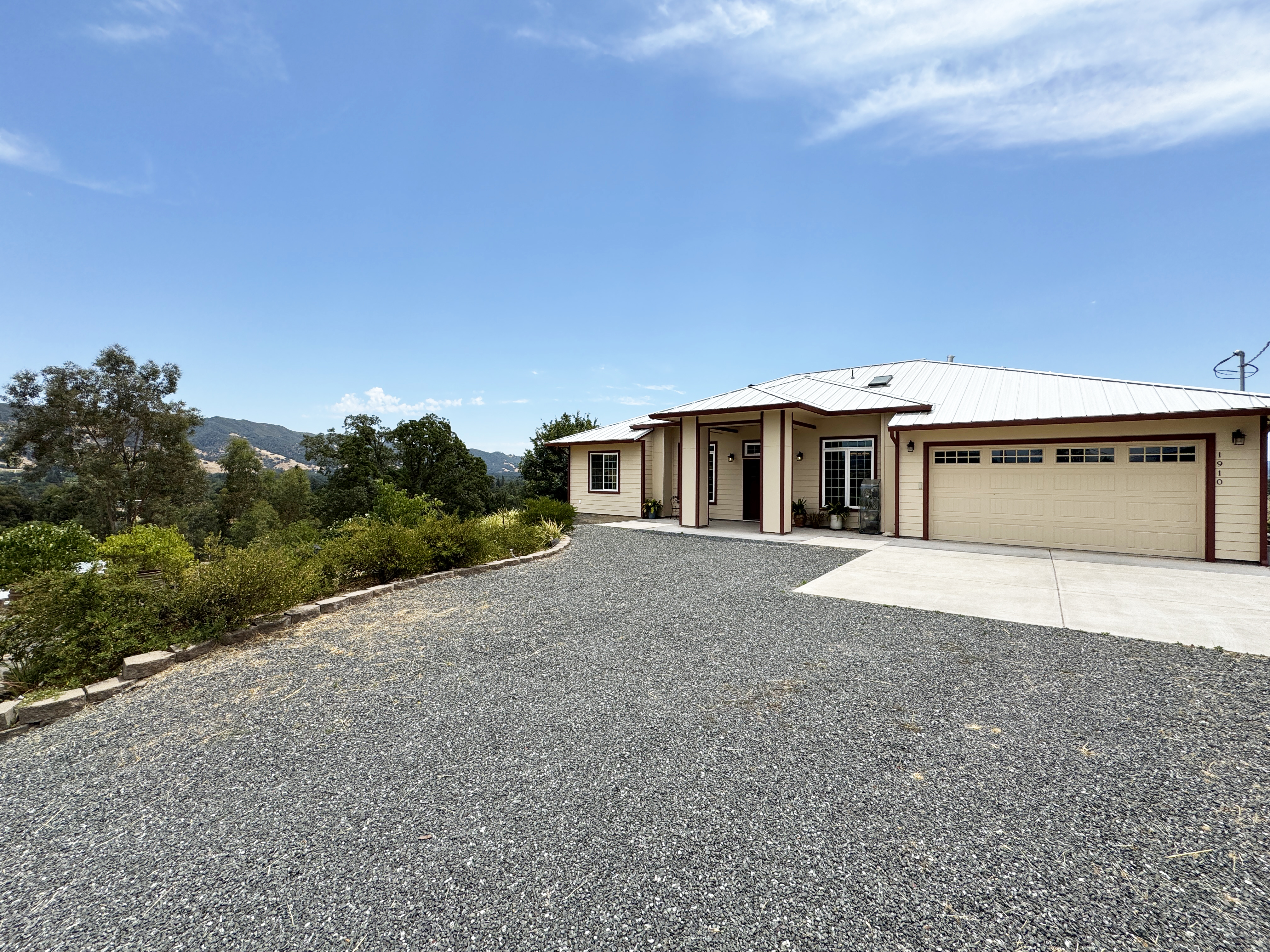 Redwood Valley, California, 95470, United States, 3 Bedrooms Bedrooms, ,3 BathroomsBathrooms,Residential,For Sale,1889817