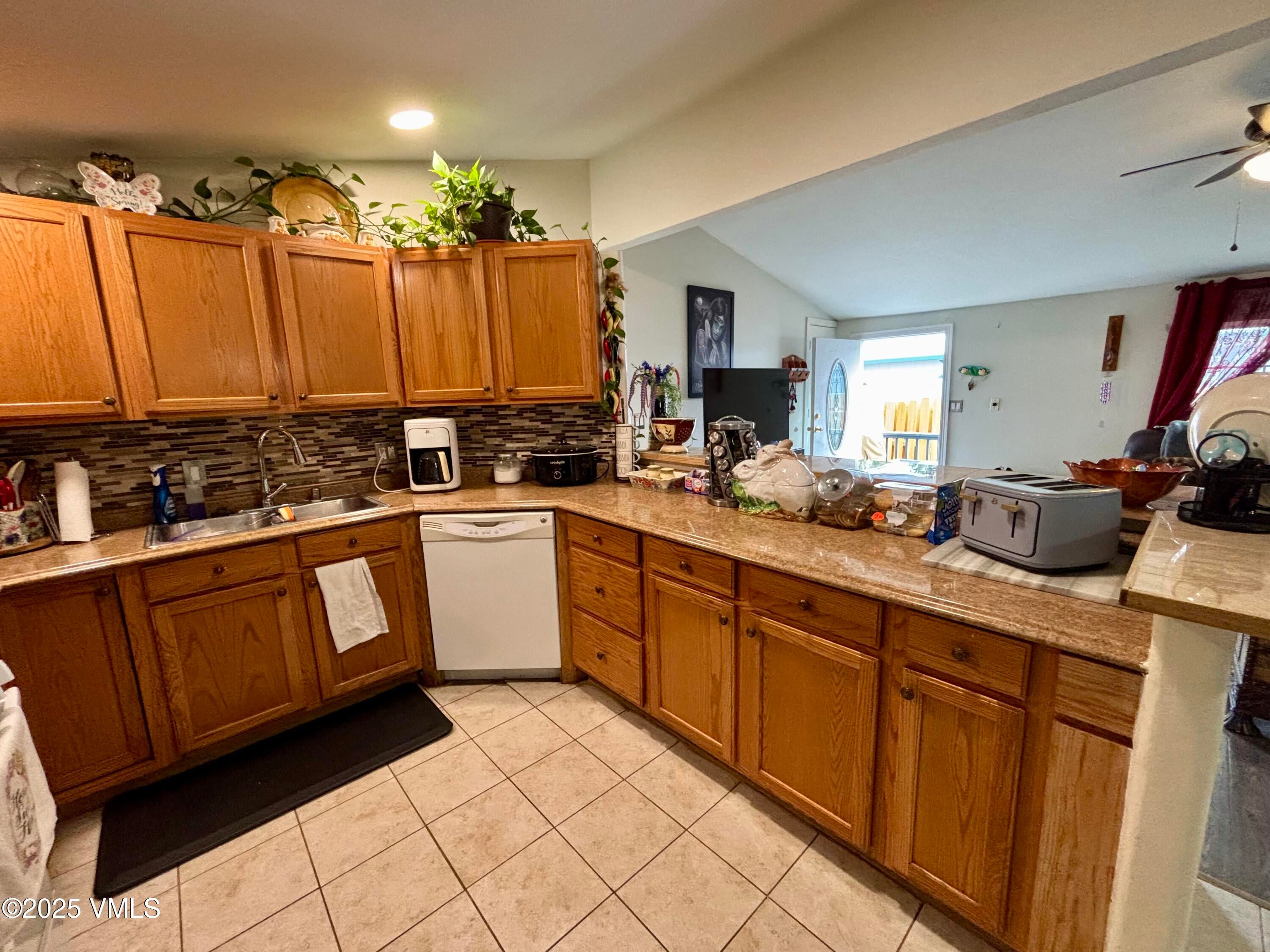 Gypsum, Colorado, 81637, United States, 3 Bedrooms Bedrooms, ,2 BathroomsBathrooms,Residential,For Sale,1986090