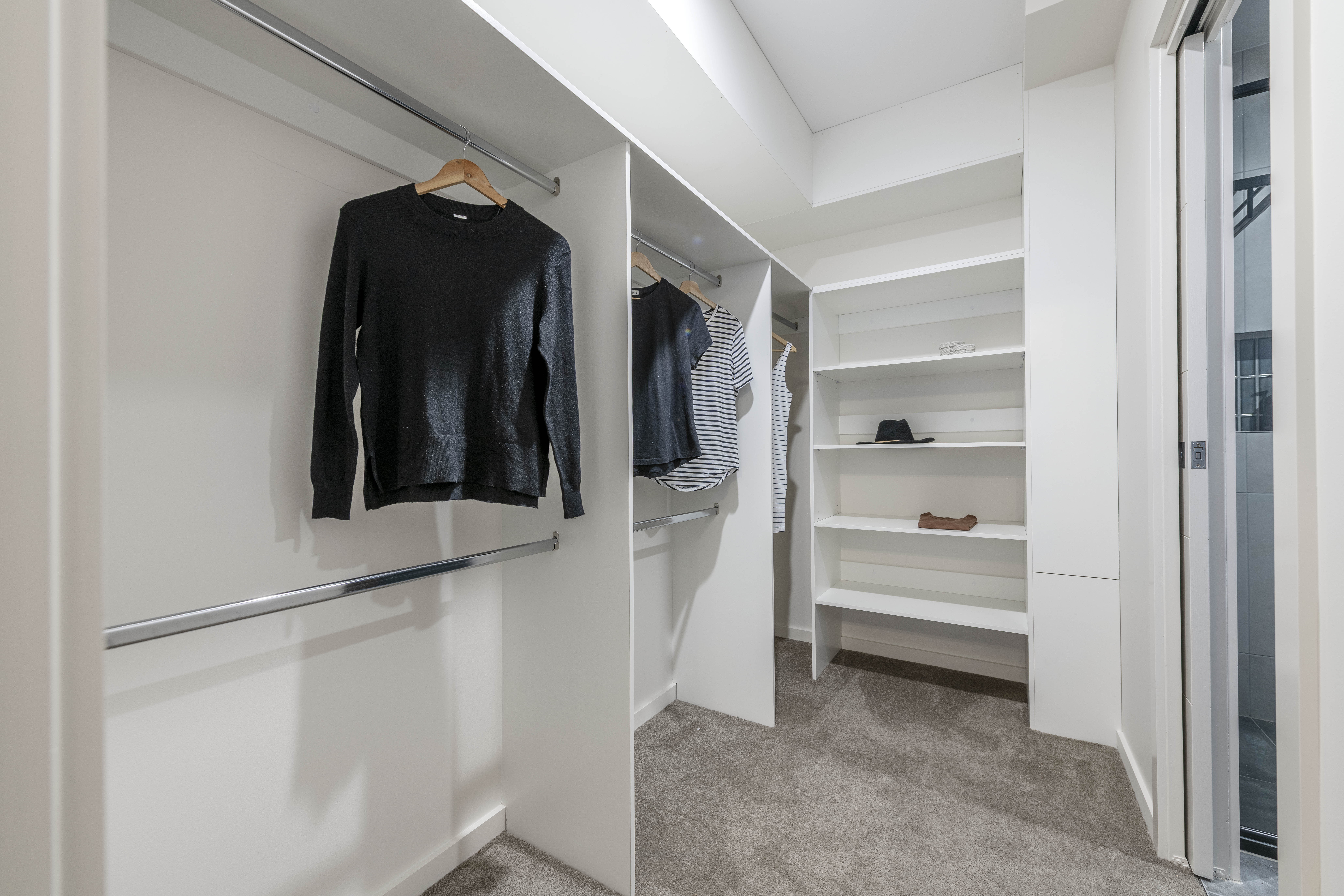  A Refined Family Home Offering Modern Comfort And Lifestyle Ease - 物件實景