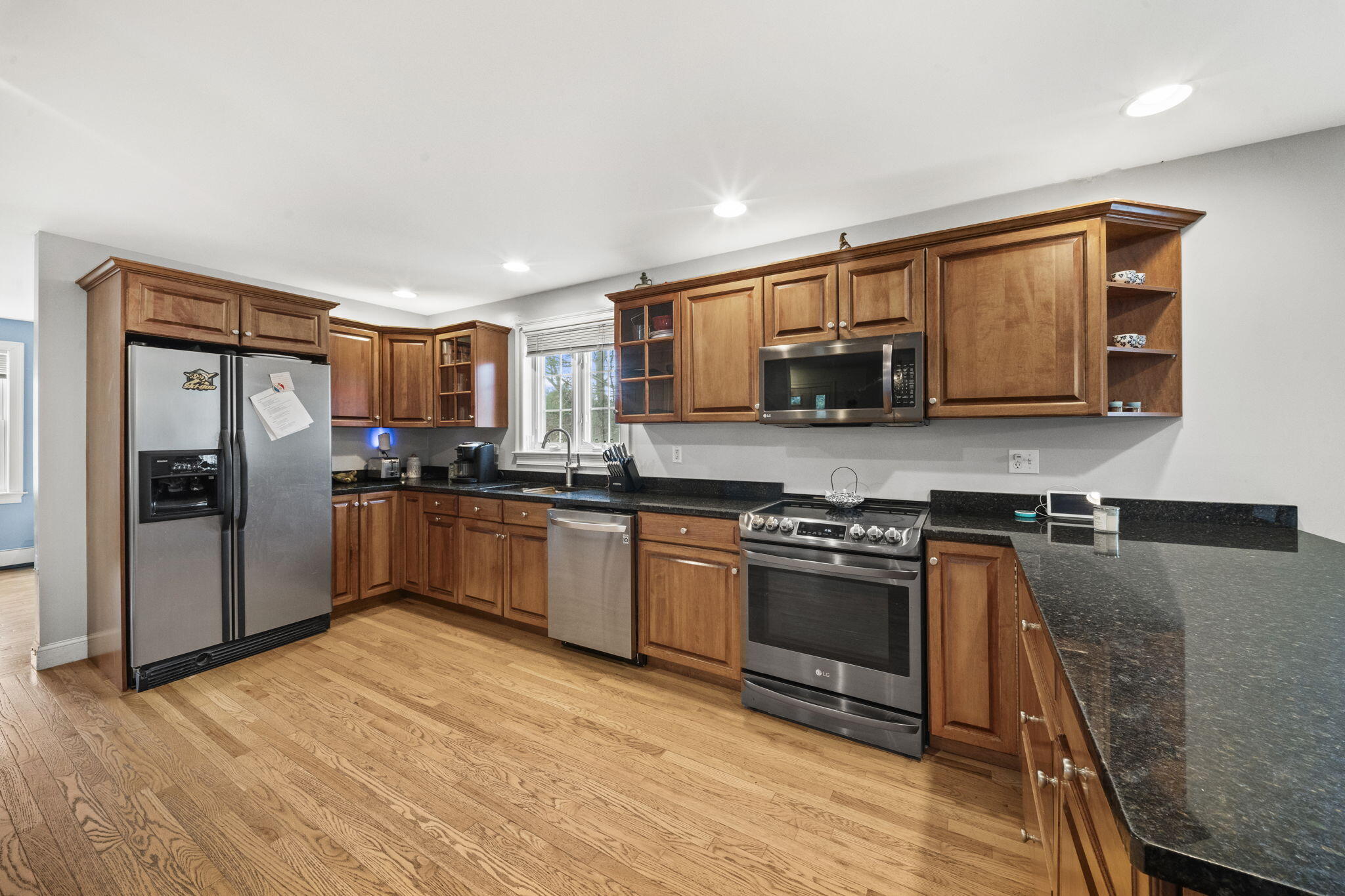 Scarborough, Maine, 04074, United States, 3 Bedrooms Bedrooms, ,3 BathroomsBathrooms,Residential,For Sale,1989589