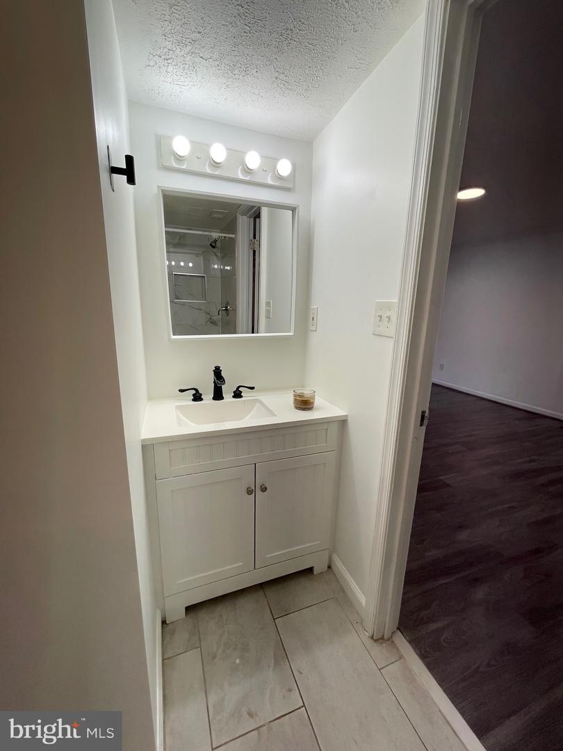 Centreville, Virginia, 20120, United States, 3 Bedrooms Bedrooms, ,2 BathroomsBathrooms,Residential,For Sale,1988924