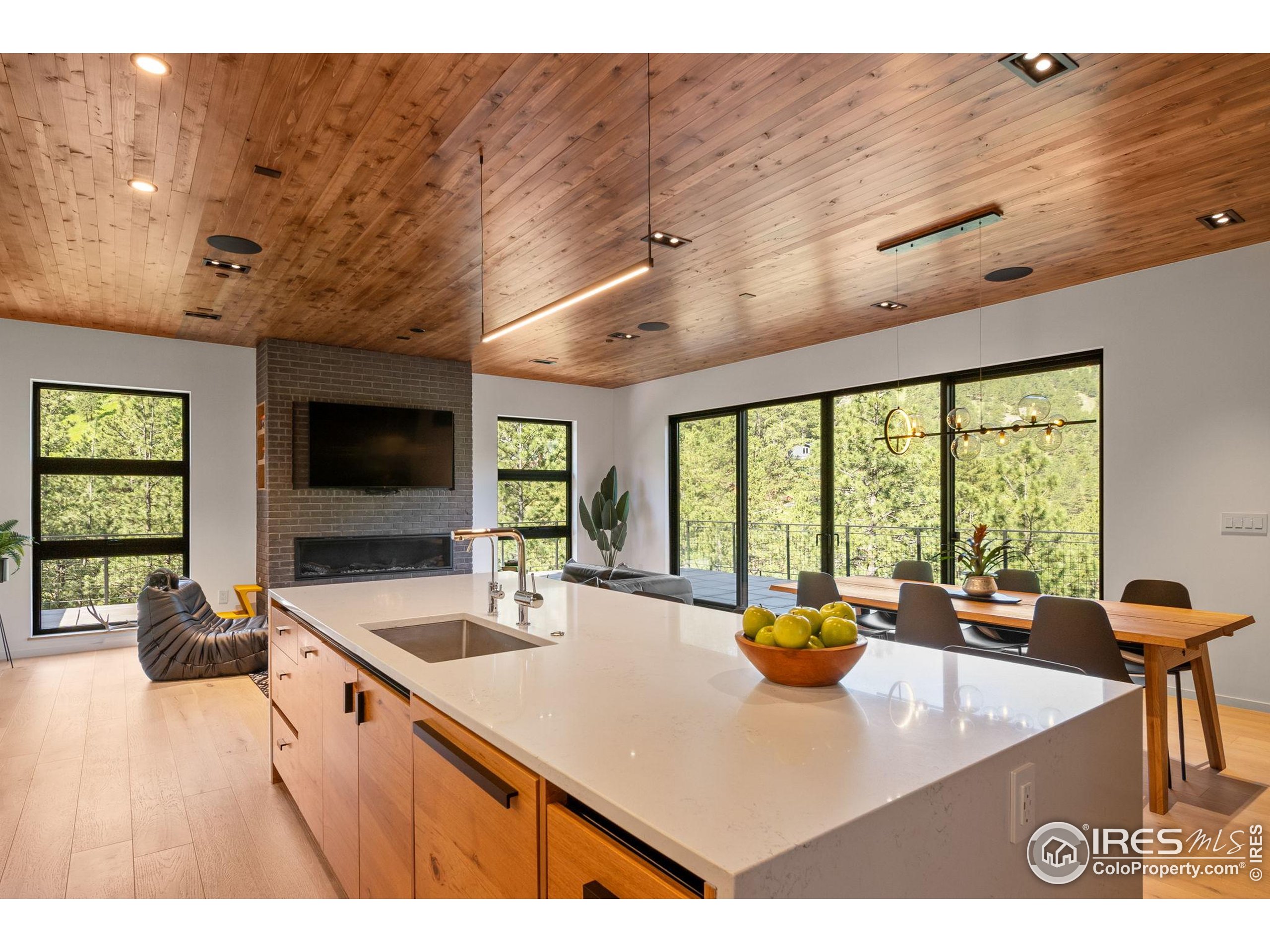 Boulder, Colorado, 80302, United States, 4 Bedrooms Bedrooms, ,3 BathroomsBathrooms,Residential,For Sale,1947999
