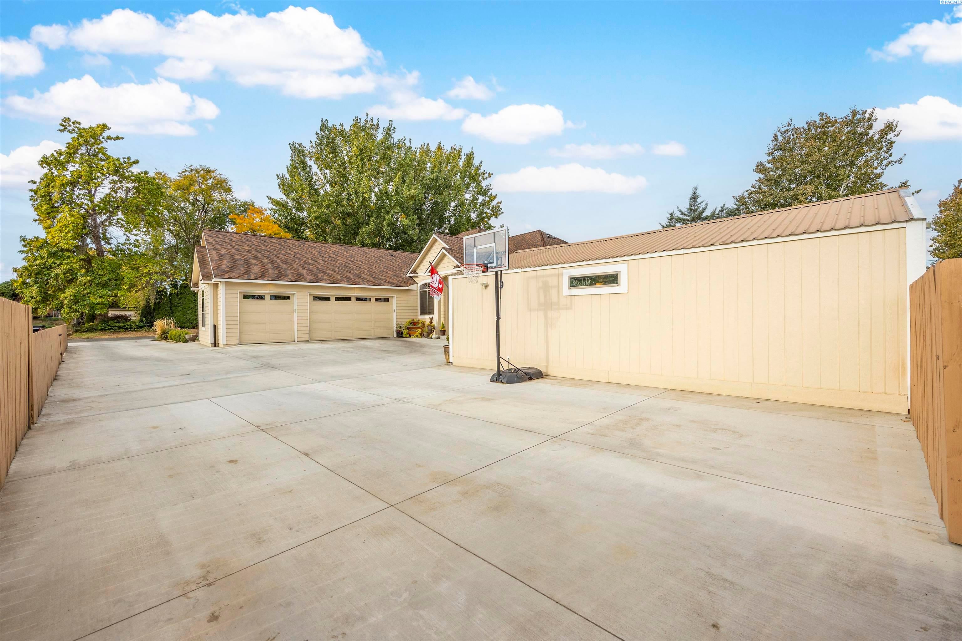 Pasco, Washington, 99301, United States, 3 Bedrooms Bedrooms, ,3 BathroomsBathrooms,Residential,For Sale,1981620