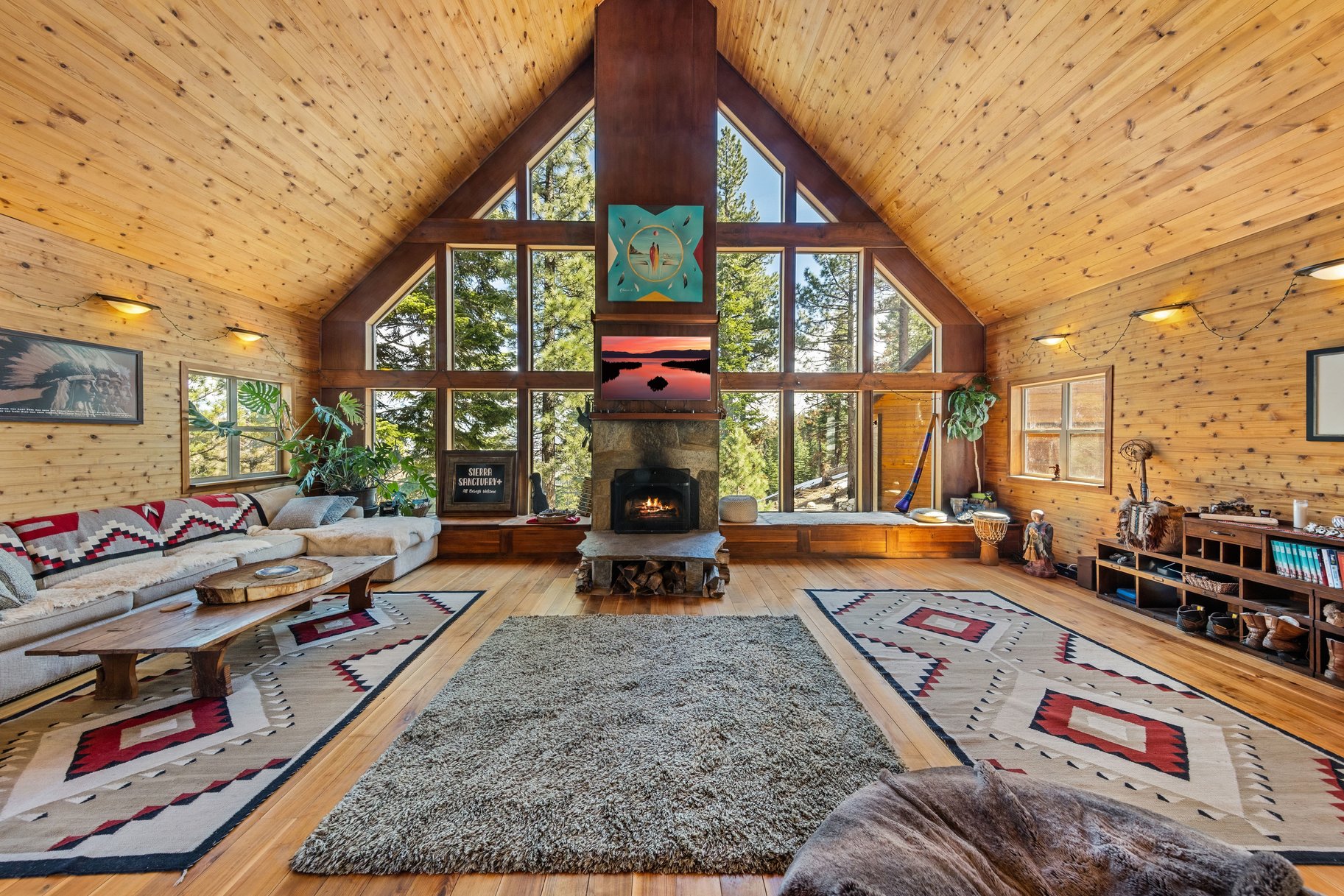  Sierra Sanctuary Lodge on 40 Acres - 物件實景