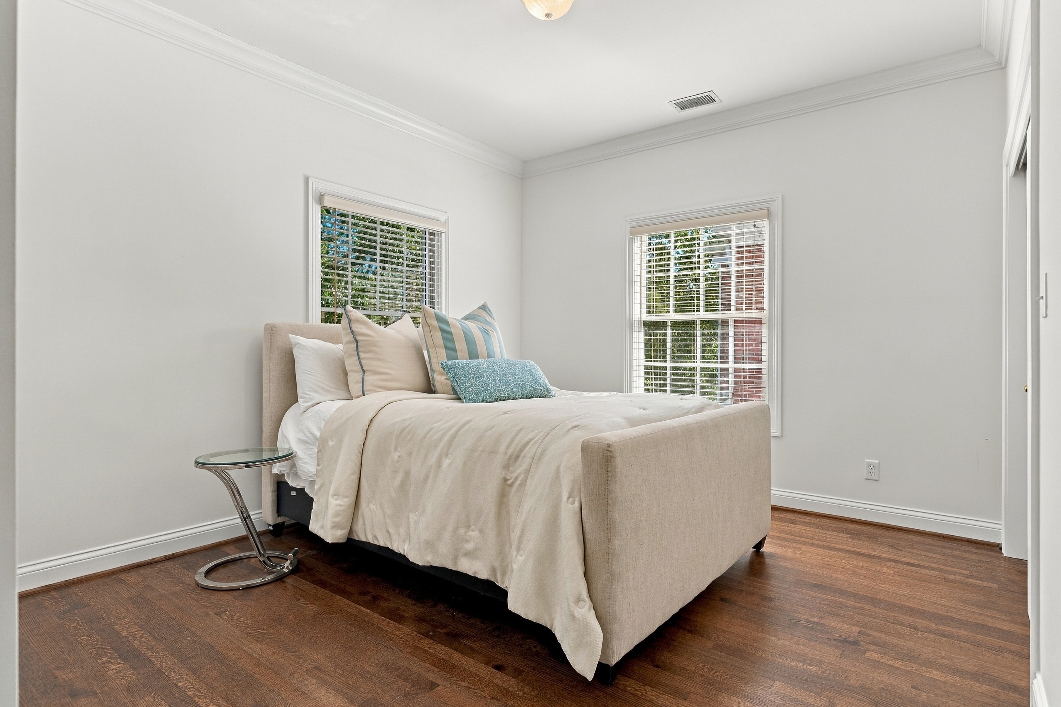  Sophisticated Clayton Home - 物件實景