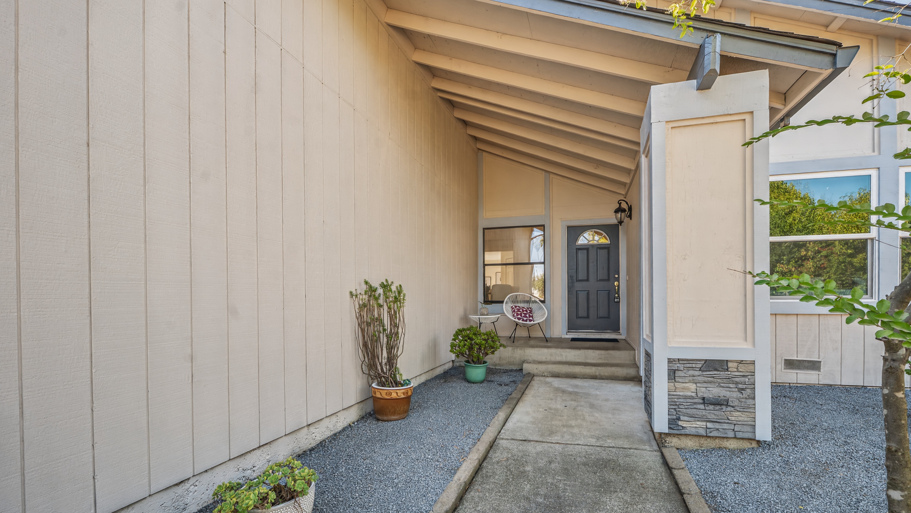  Updated Open Floor Plan House - 物件實景