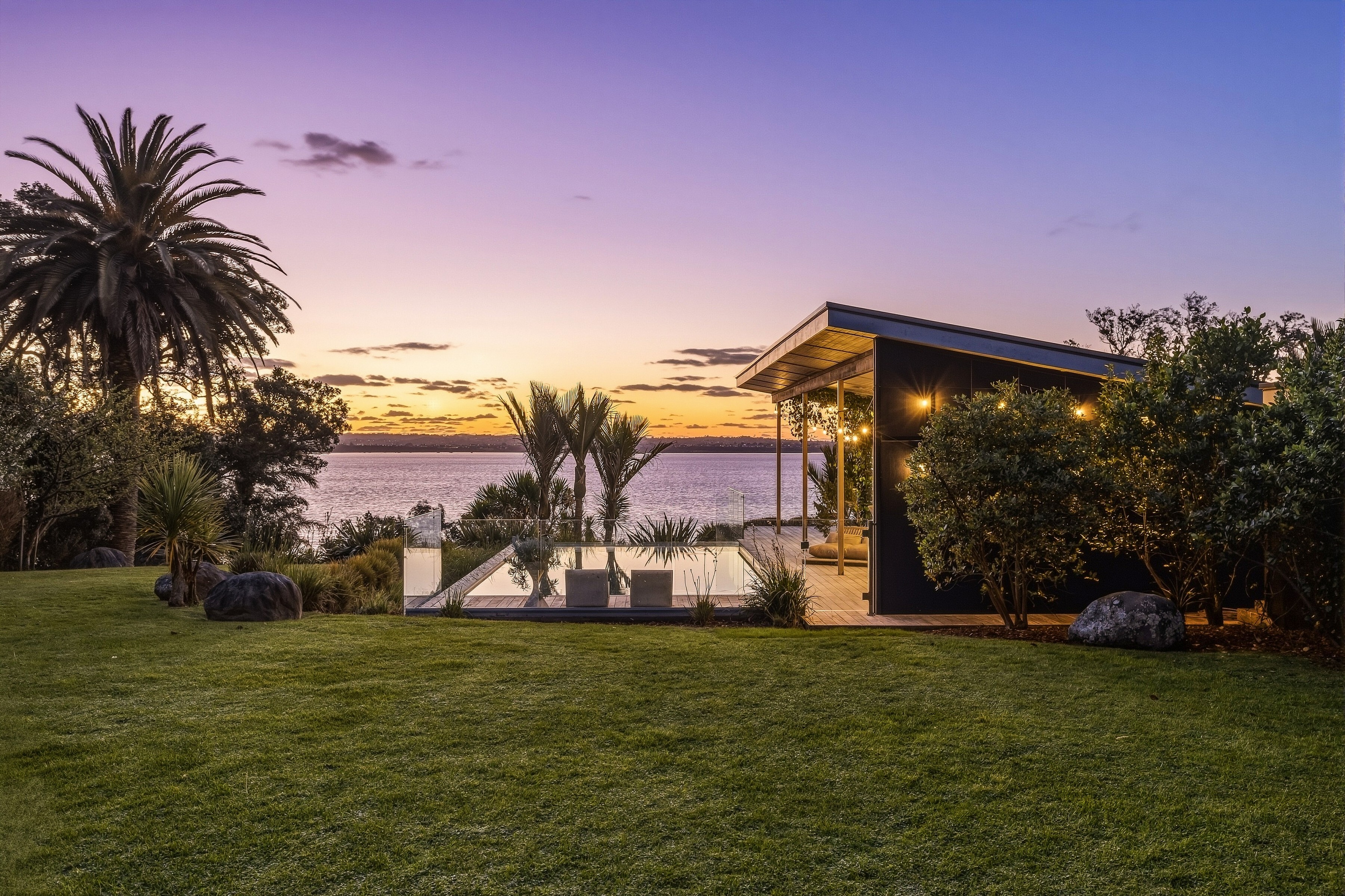  A Truly Extraordinary Waterfront Opportunity - 物件實景