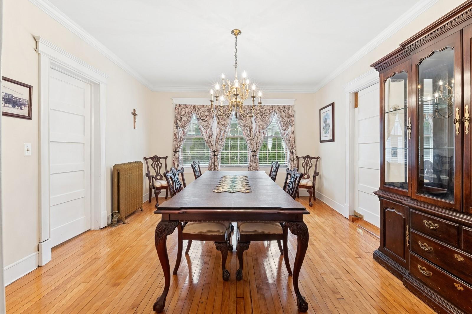 Bay Shore, New York, 11706, United States, 4 Bedrooms Bedrooms, ,3 BathroomsBathrooms,Residential,For Sale,1836669
