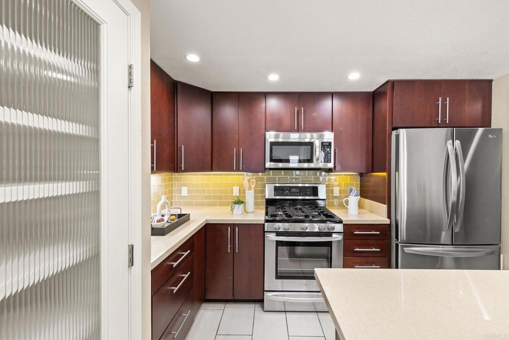 San Diego, California, 92101, United States, 2 Bedrooms Bedrooms, ,2 BathroomsBathrooms,Residential,For Sale,1760340