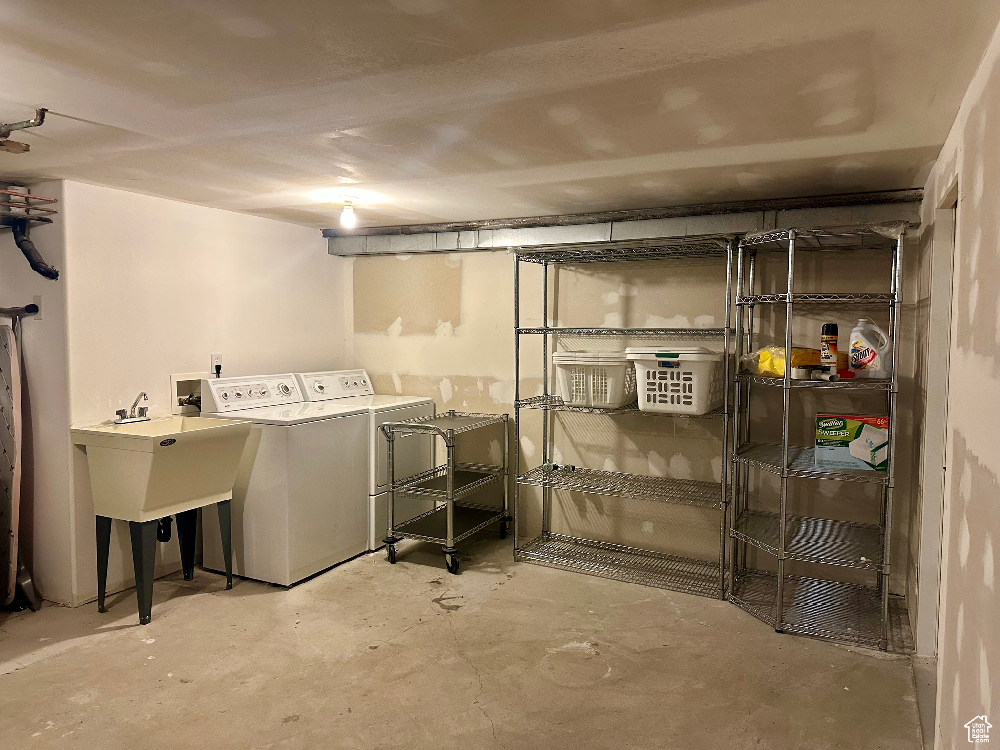 Logan, Utah, 84321, United States, 6 Bedrooms Bedrooms, ,7 BathroomsBathrooms,Residential,For Sale,1975254