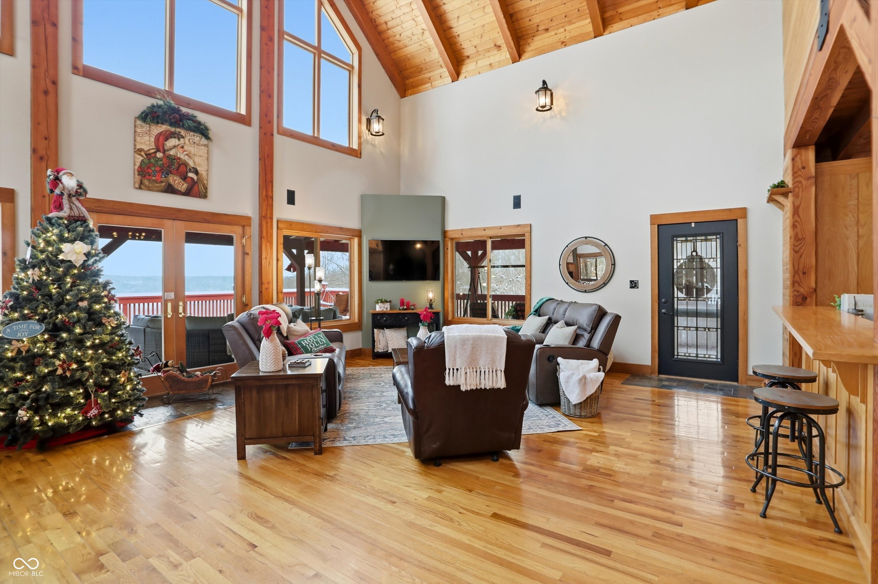 Unionville, Indiana, 47468, United States, 5 Bedrooms Bedrooms, ,5 BathroomsBathrooms,Residential,For Sale,1975333